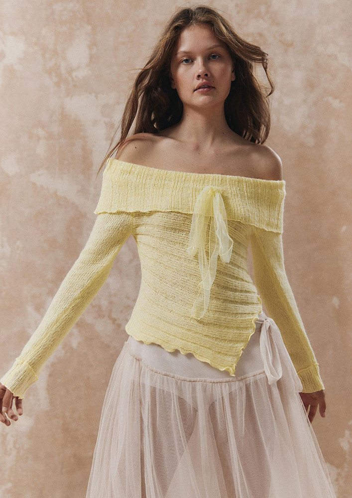 OFF-SHOULDER YELLOW KNITTED SLIM TOP