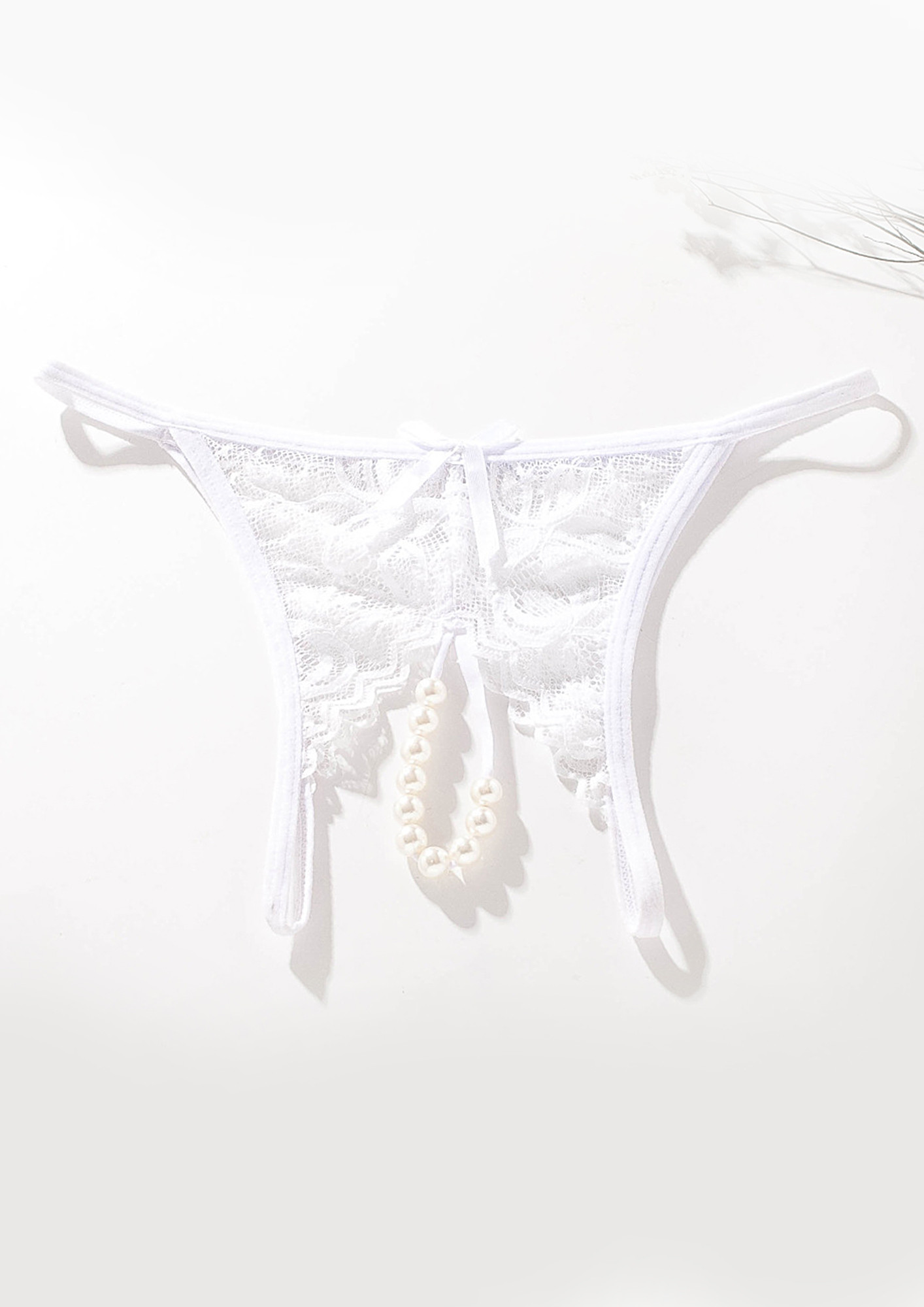 WHITE HOLLOW-OUT PEARL-STRAP THONG