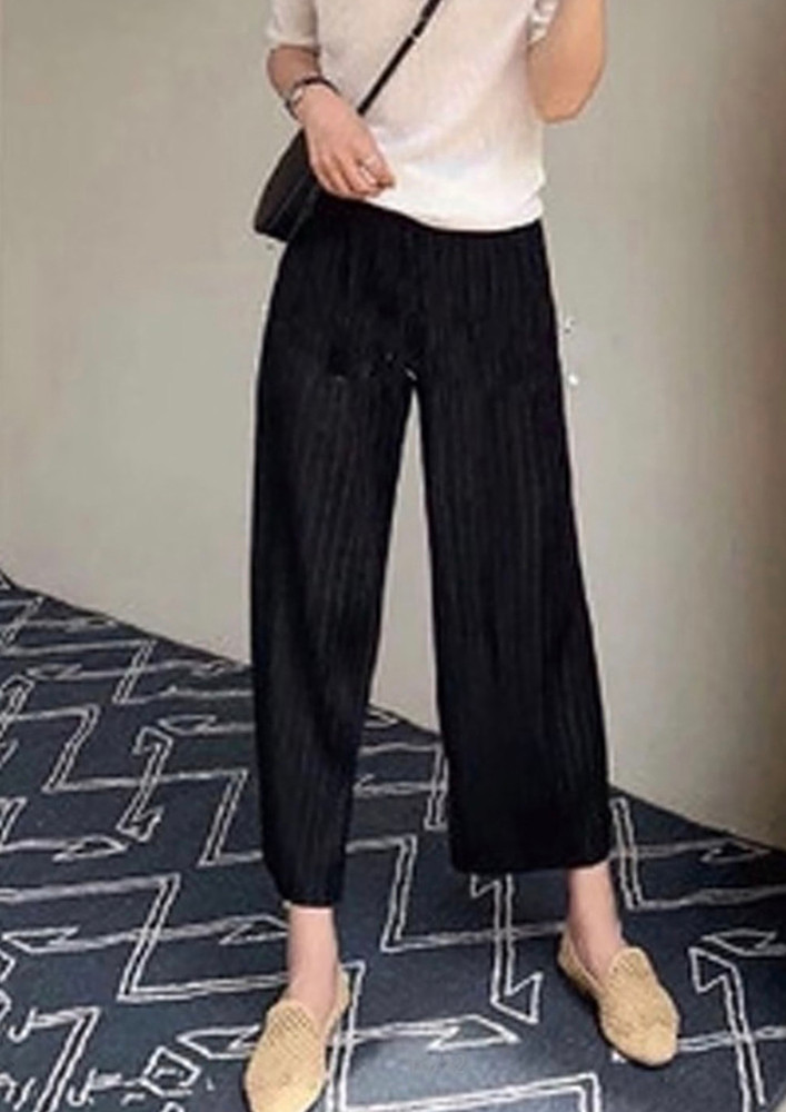RIBBED BLACK CROPPED TROUSER