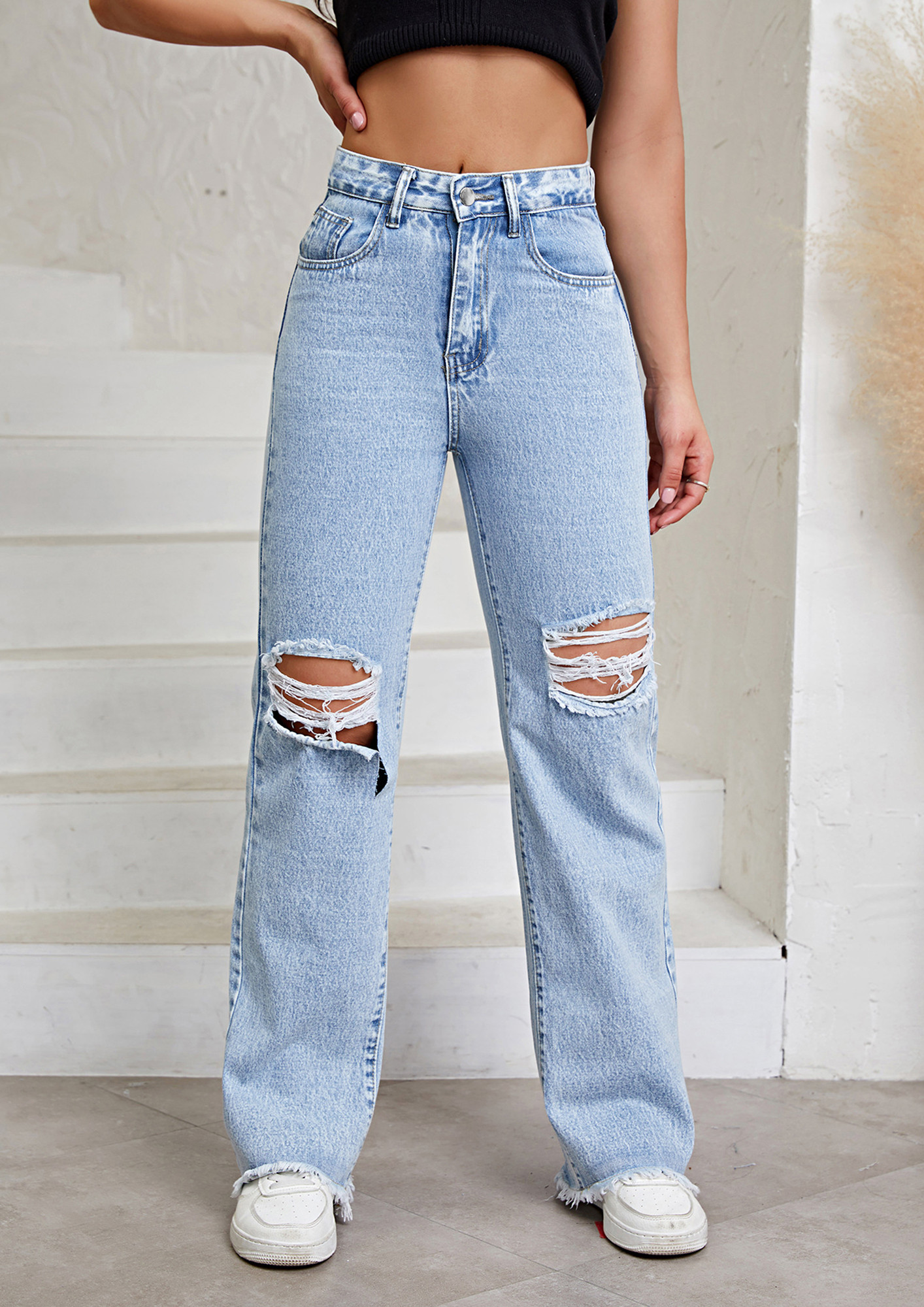 STRAIGHT FIT LIGHT-WASHED-BLUE JEANS