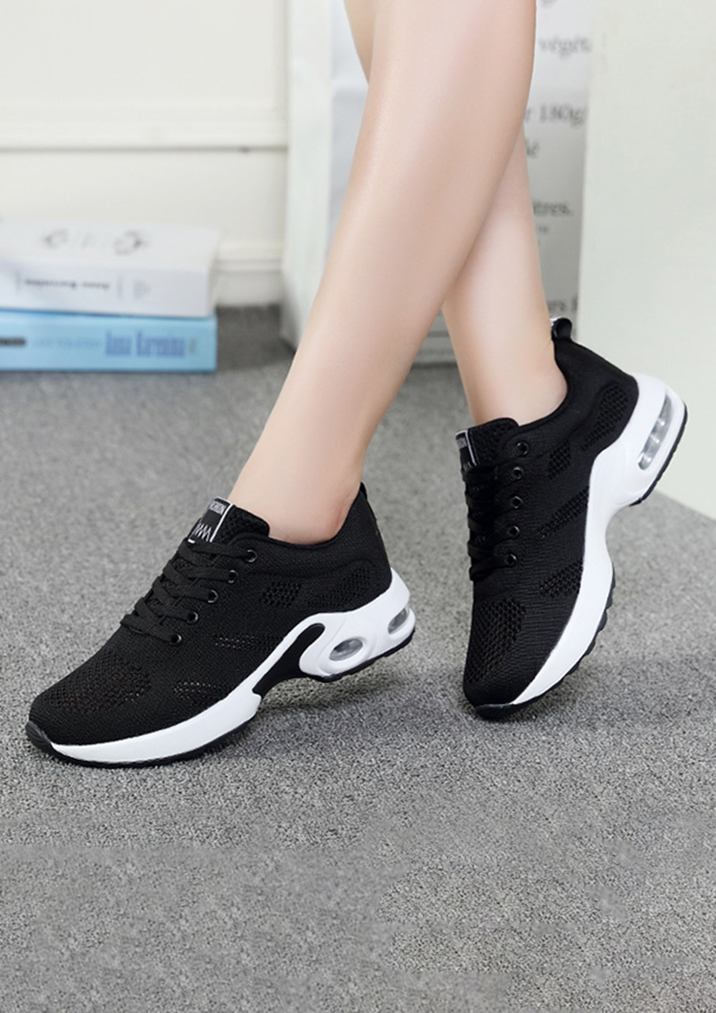 RUNNING CONTRAST SOLE BLACK SHOES