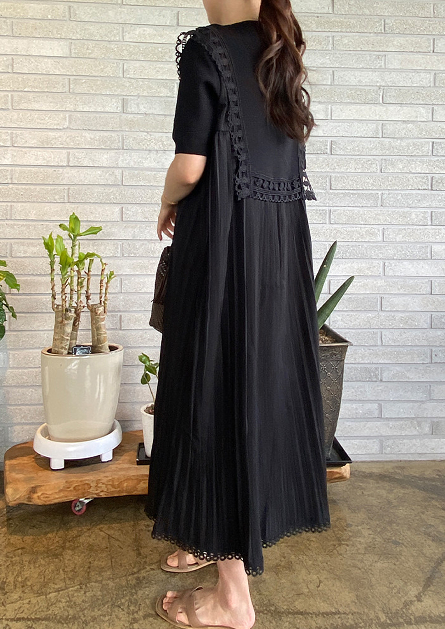 Black Suit Dress | Ko Moon‑Young - It's Okay Not To Be Okay - Fashion Chingu