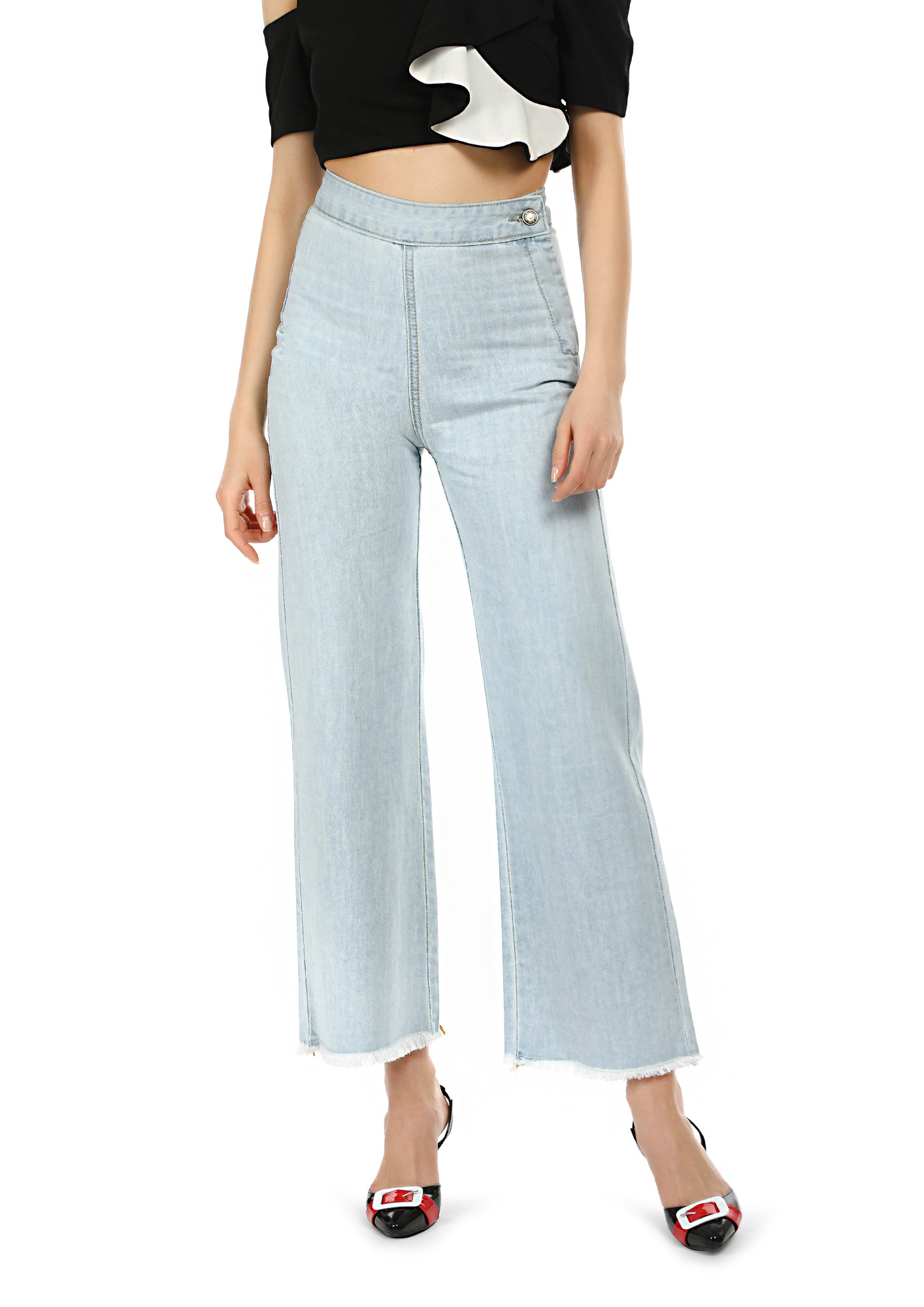 HIGH WAISTED LIGHT BLUE FLARED JEANS