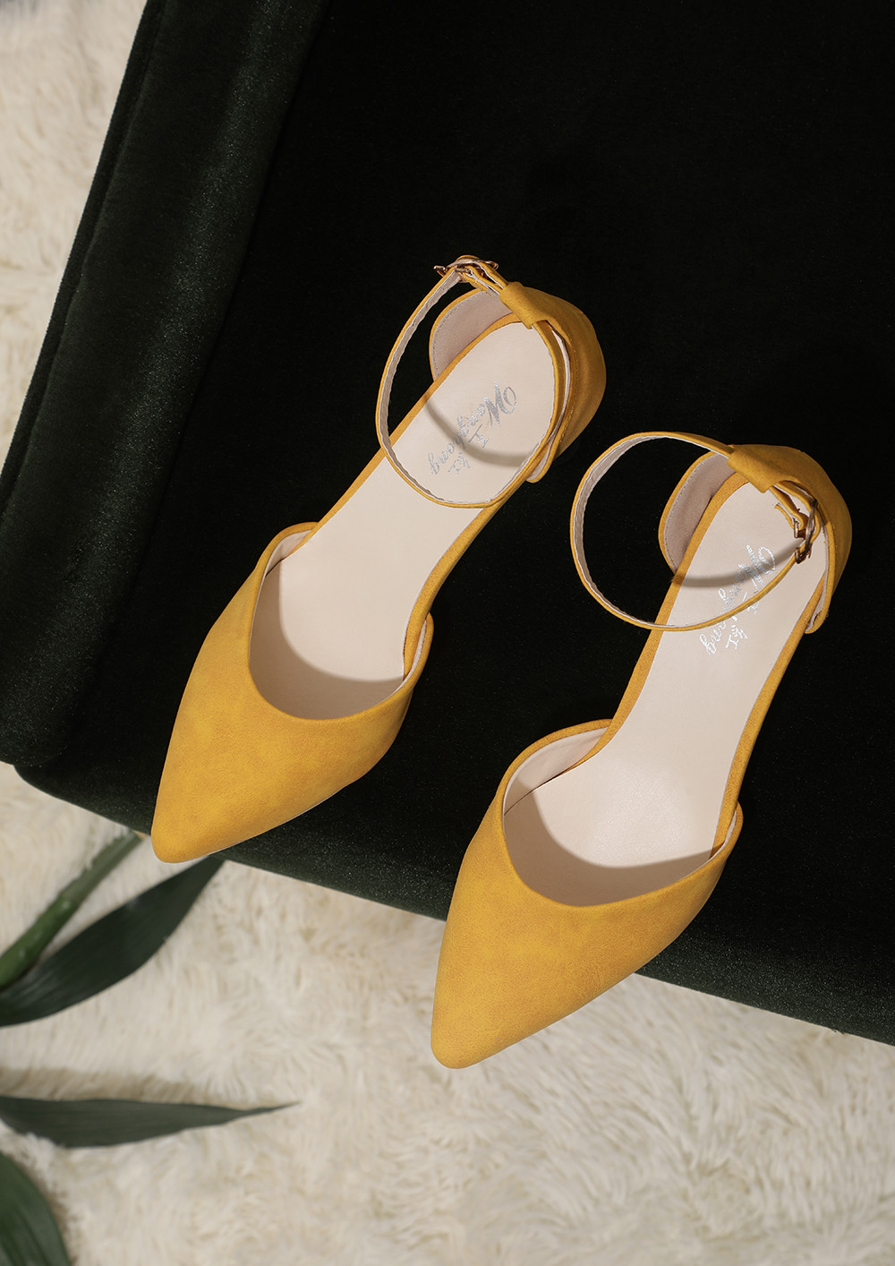 MELLOW DOWN YELLOW INVERTED CONE PUMPS 