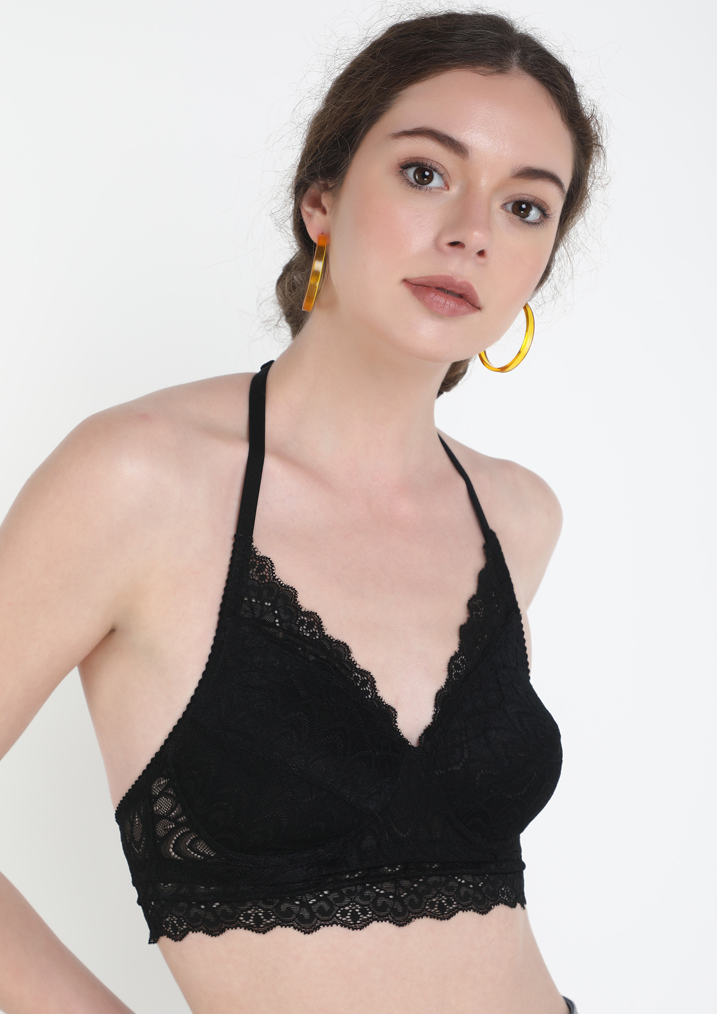 Buy Feel The Ease Black Padded Non Wired Halter Neck Longline Lace Bralette  for Women Online in India