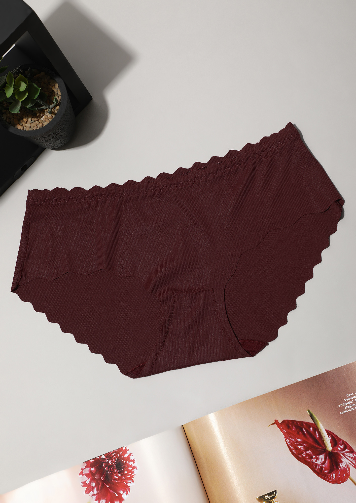 SCALLOPED MAROON SEAMLESS HIPSTER BRIEF