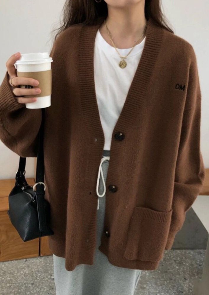 OVERSIZED KNITTED V-NECK BROWN CARDIGAN