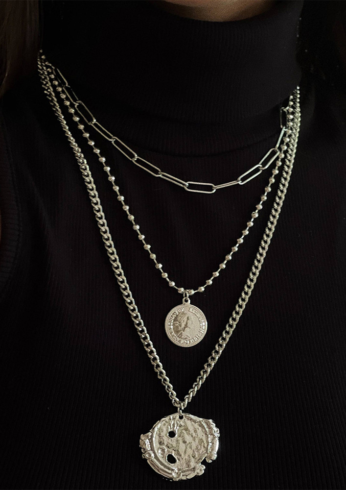 Circular Coin & Hammered Charm Pendant Chain-link Layered Necklace