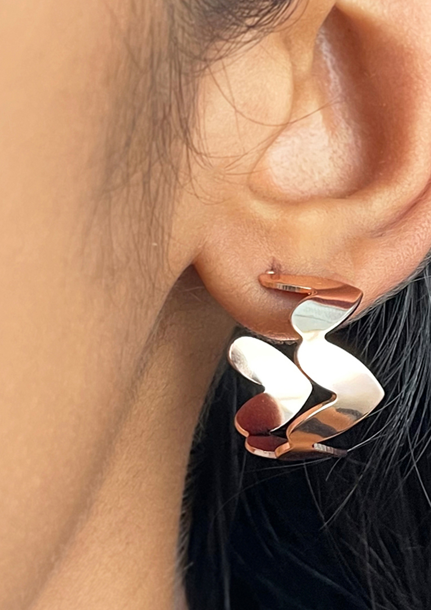 Contemporary Bold Rose Gold-Toned Heart Shaped Metallic Open-Hoop Earrings