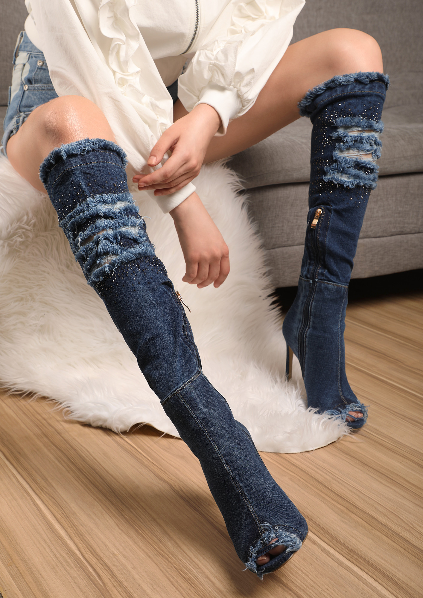 WALK WITH THE SEQUINS DENIM BOOTS