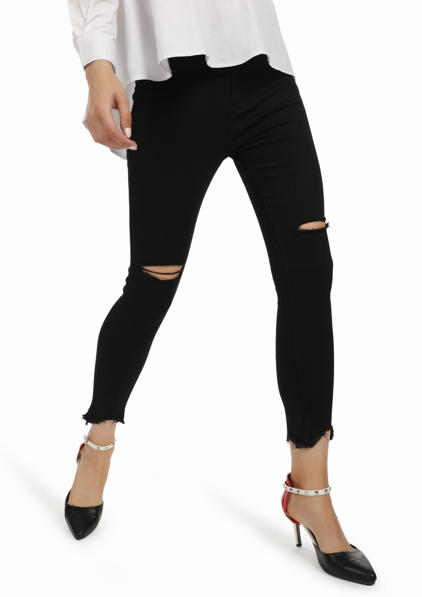 RAW BOTTOMS BLACK CROPPED JEANS