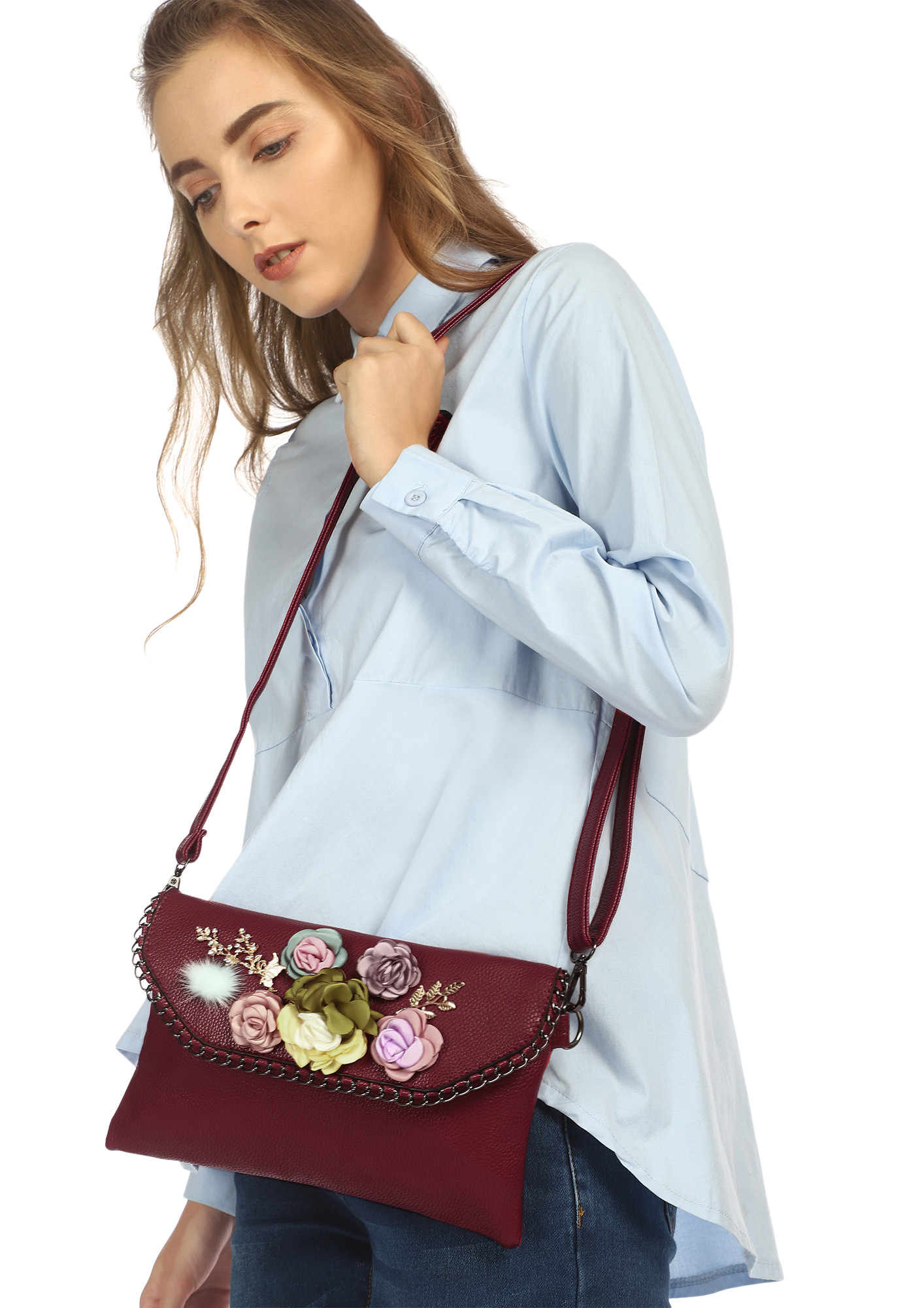 FLAP WITH FLOWERS RED SLING BAG