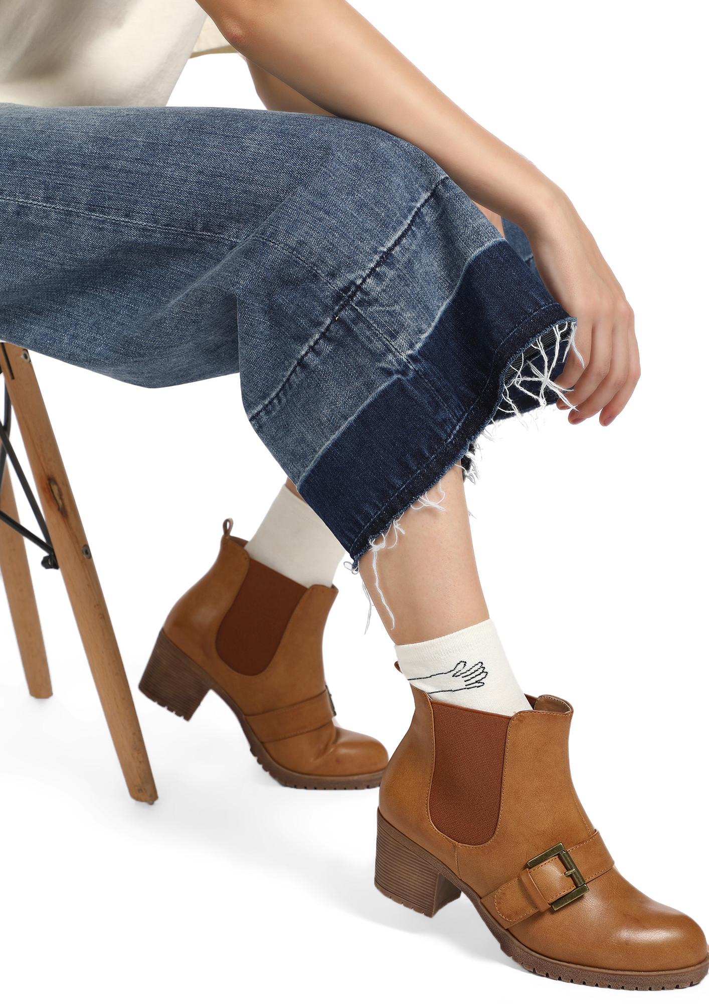 SMARTY AF TAN ANKLE BOOTS