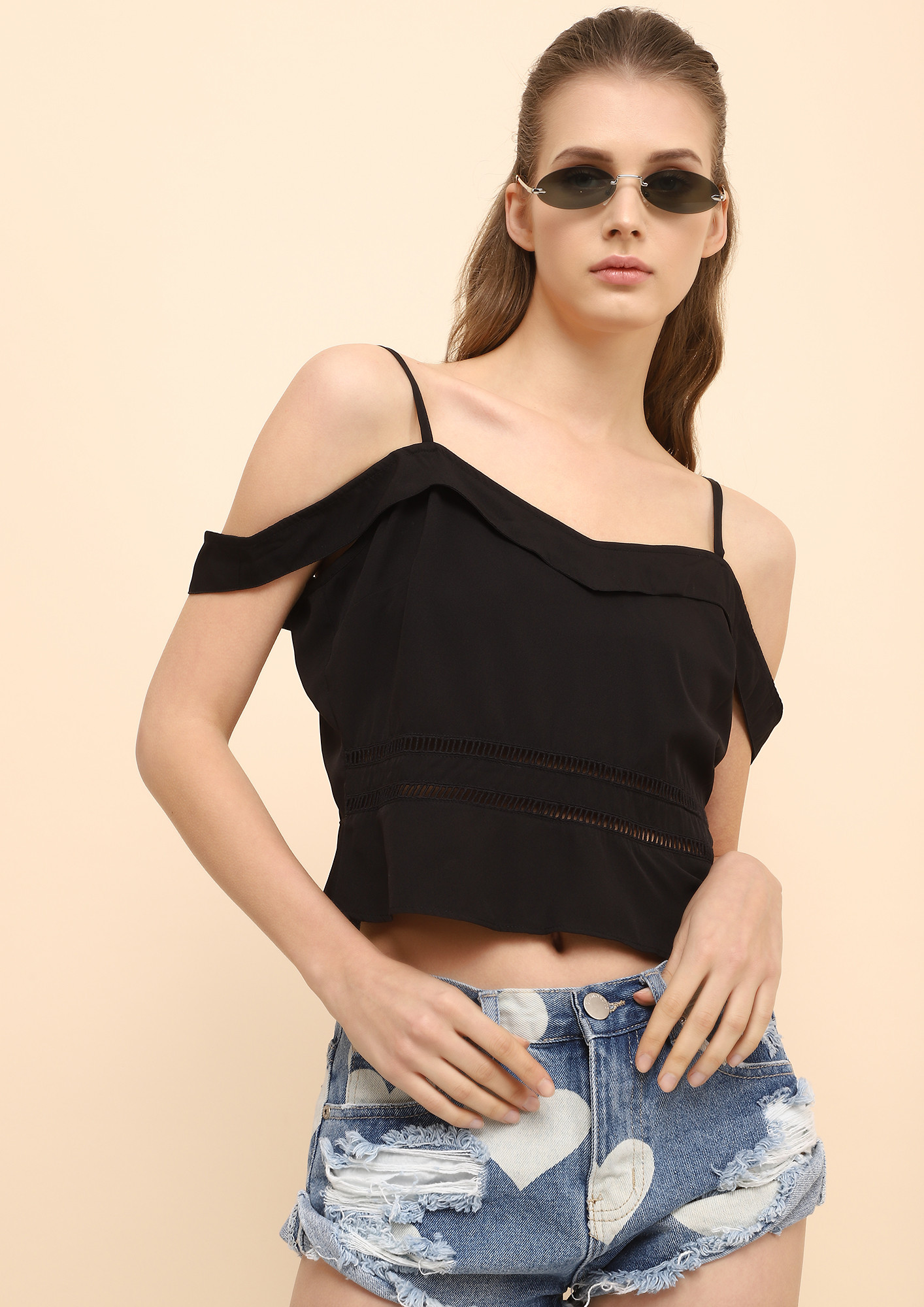 HEY THERE SHORTY BLACK CAMI TOP