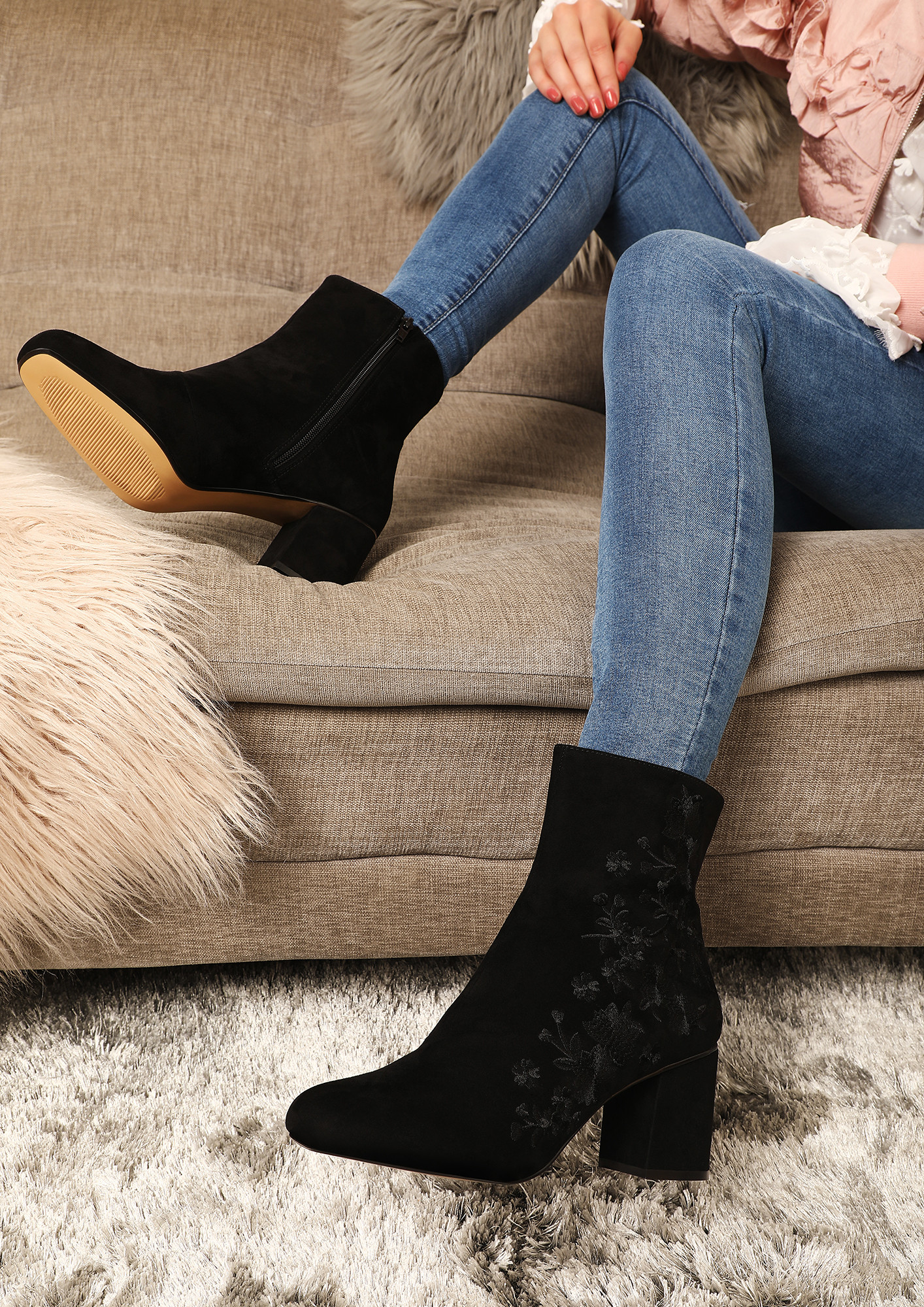 WAITING FOR THE SNOWFLAKES BLACK ANKLE BOOTS