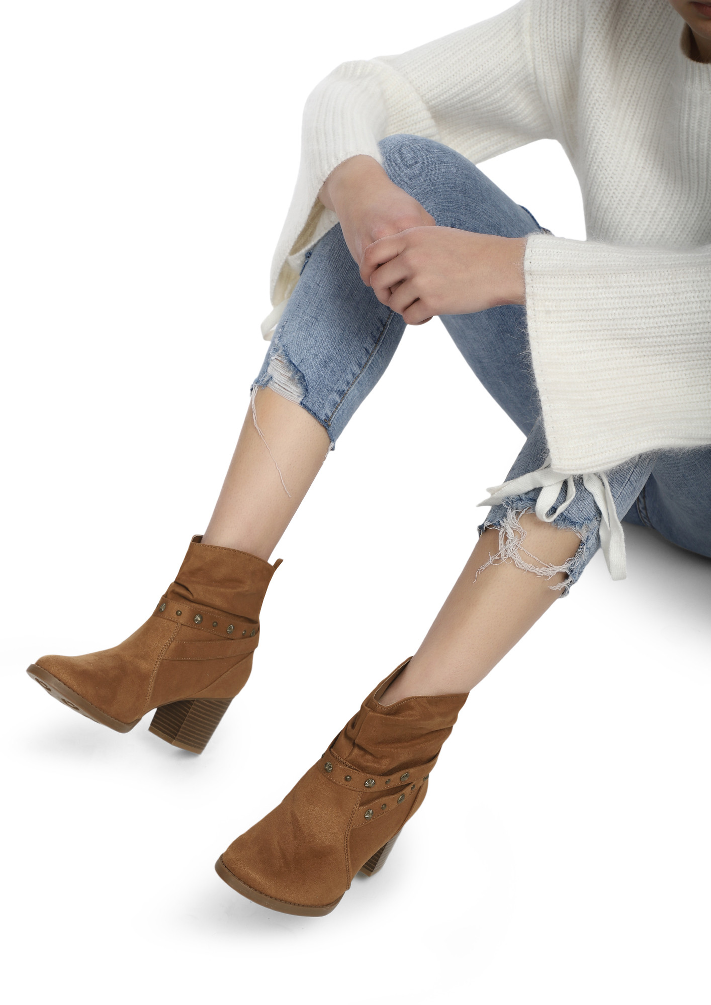 END NOTE TAN ANKLE BOOTS