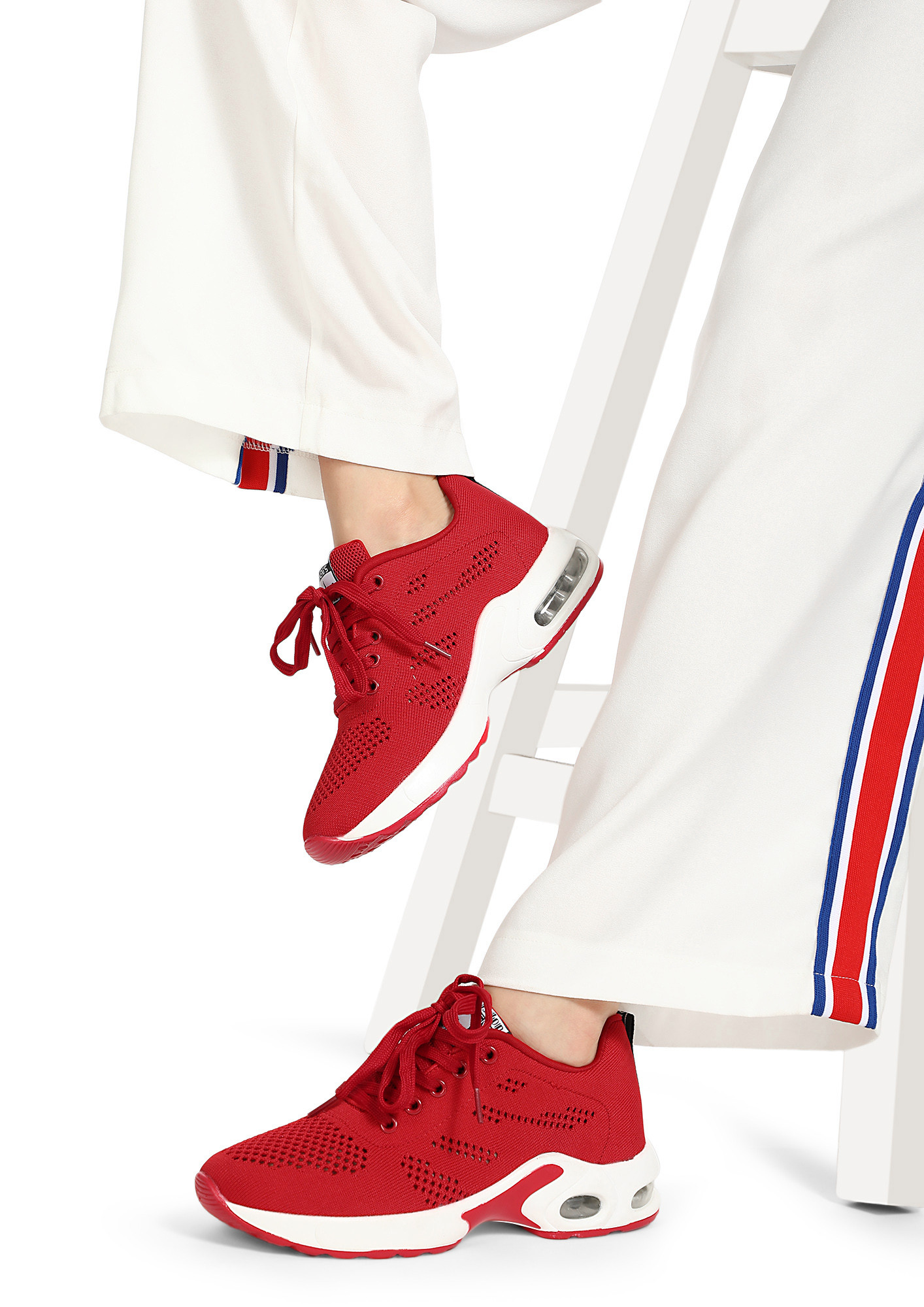 ALL CLASSICS IN HERE RED TRAINERS