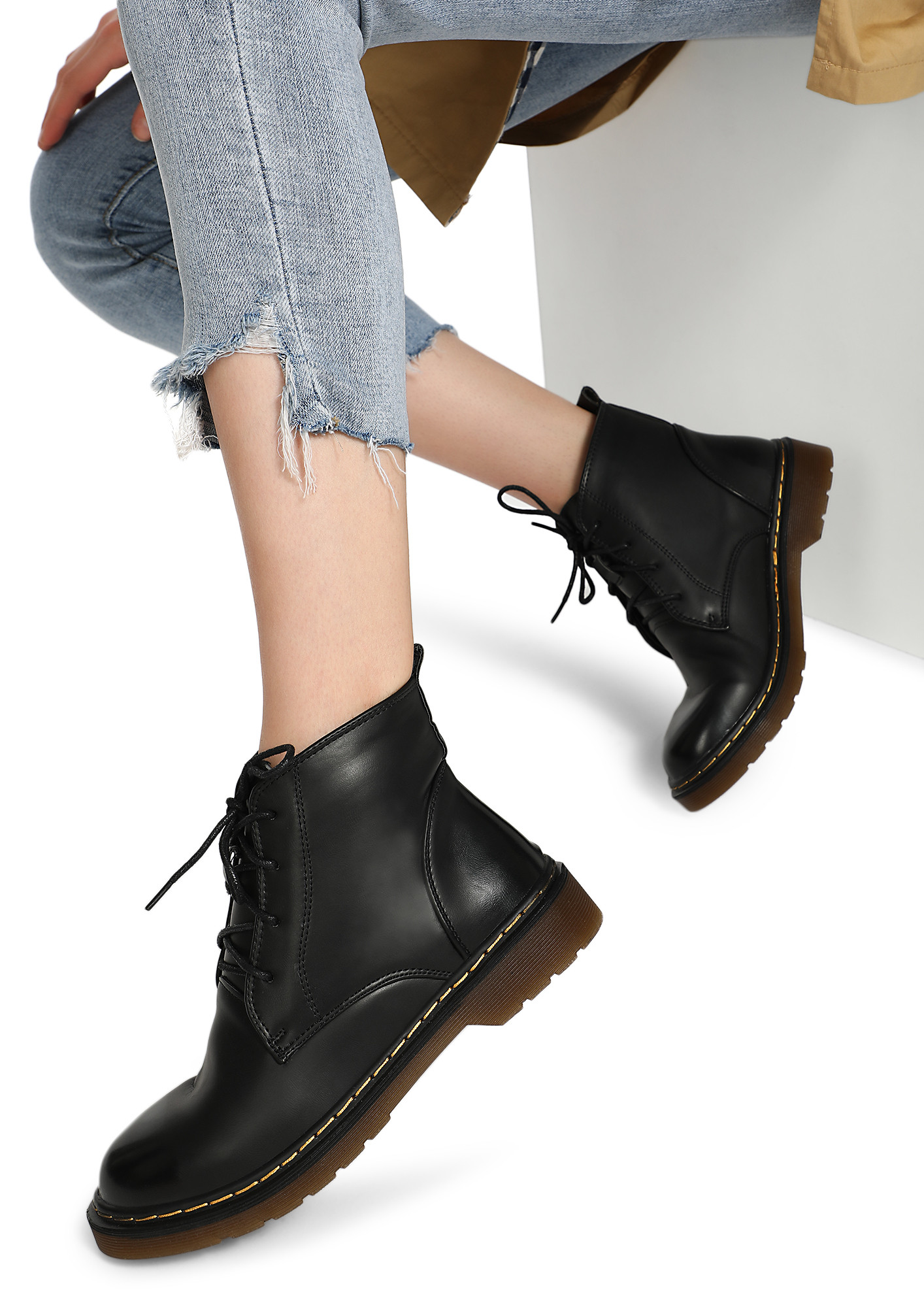 CHUNK THAT SOLE BLACK LACE-UP BOOTS