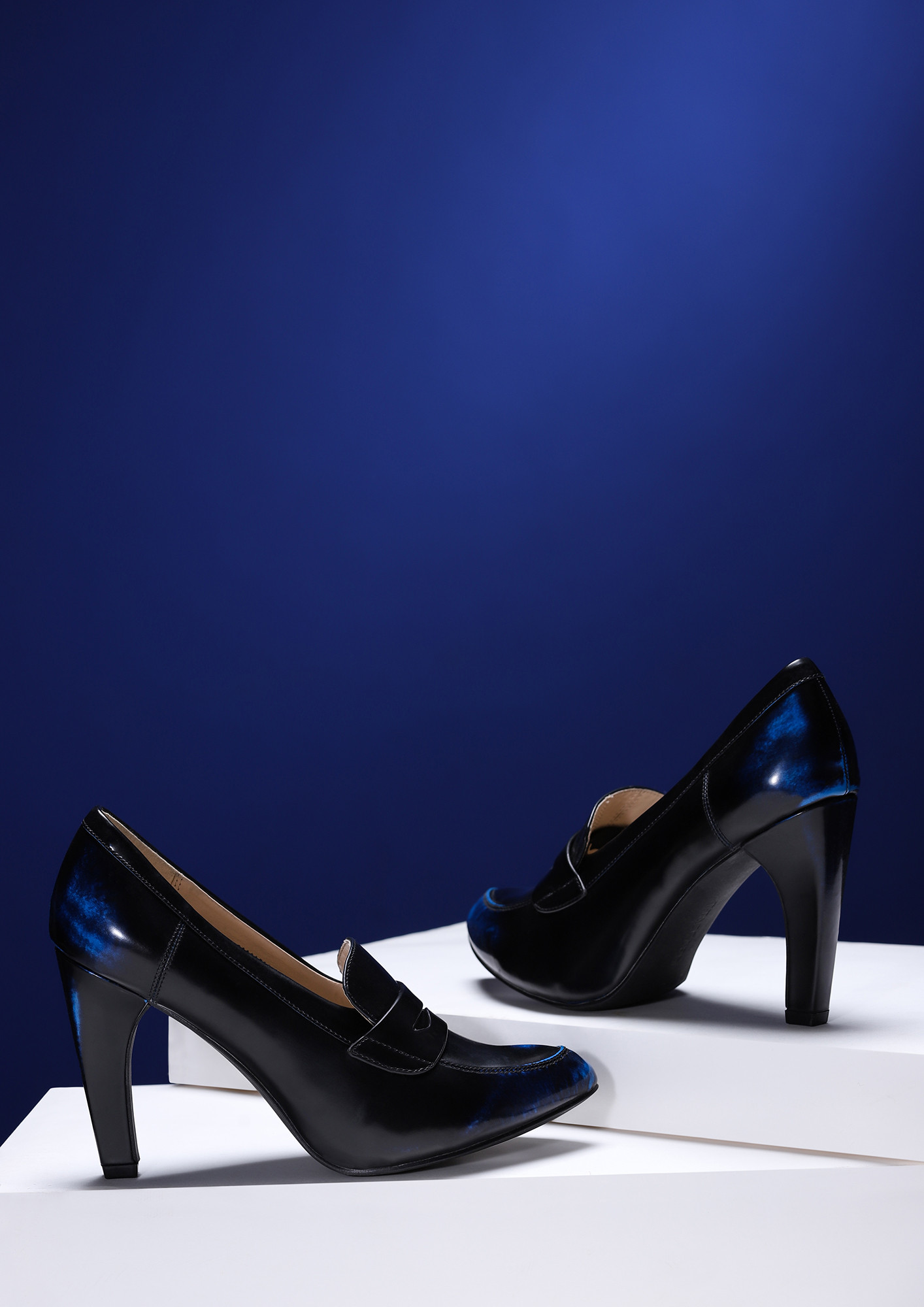 BOSS TO BABE PATENT BLUE HEELED SHOES