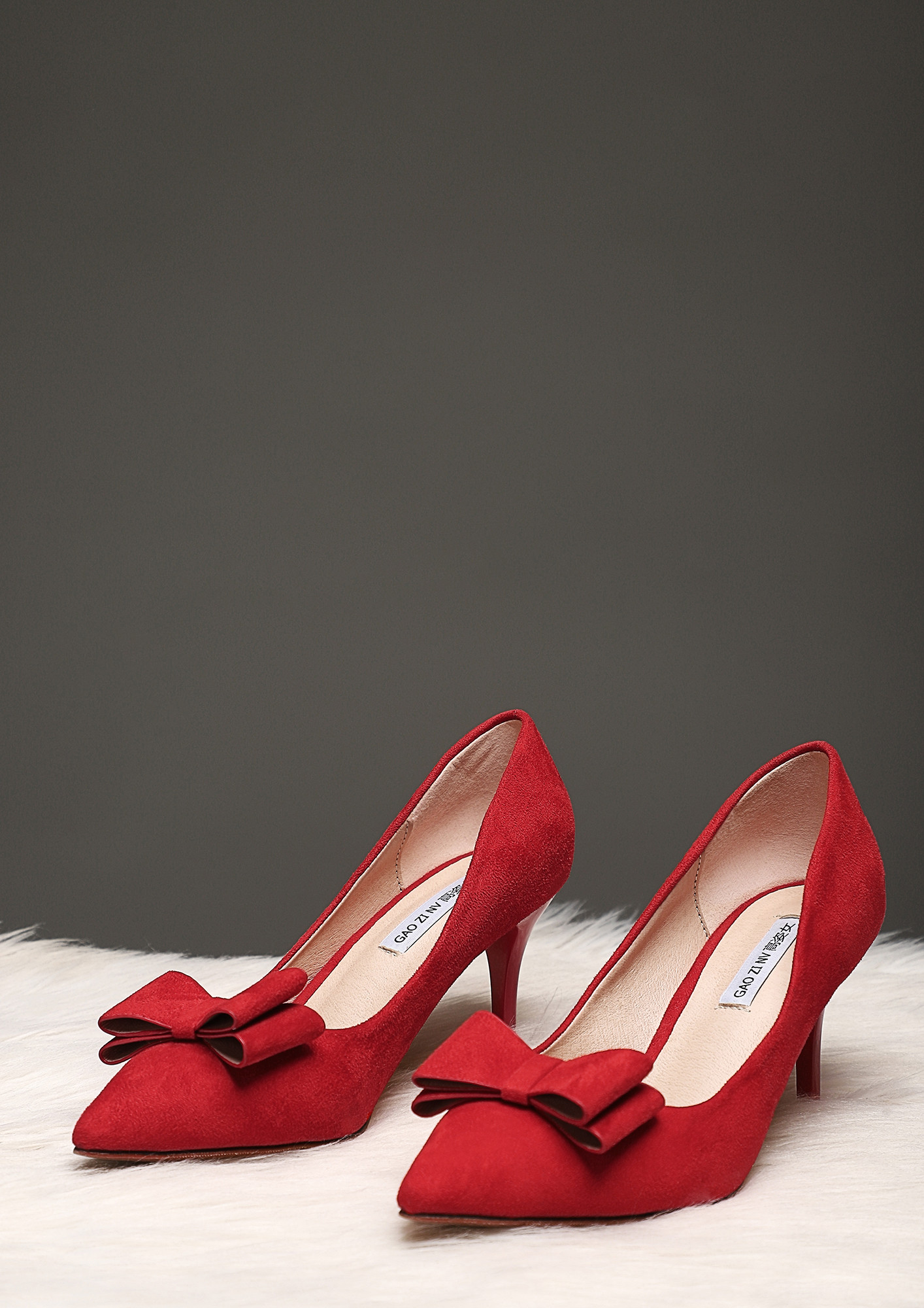 BOW FOR A BOW RED PUMPS