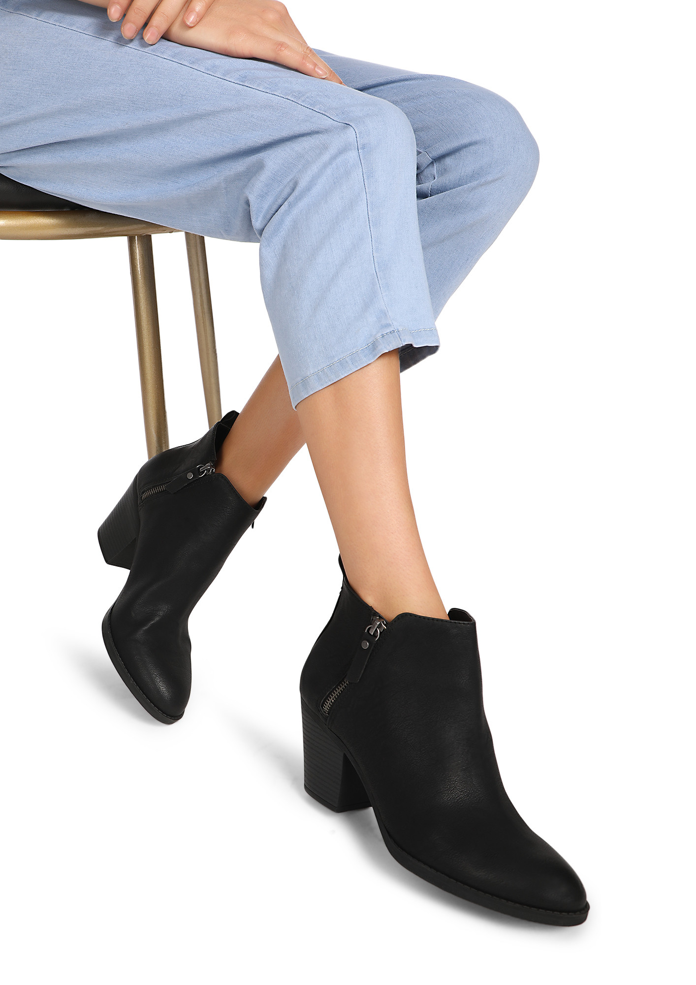 WHATTA CLASSIC BLACK ANKLE BOOTS