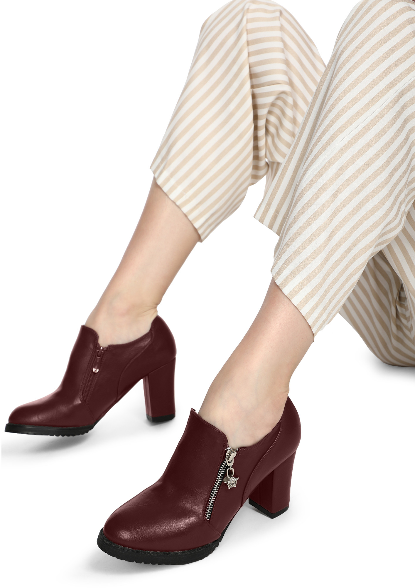 KEEP IN MIND BURGUNDY ANKLE BOOTS