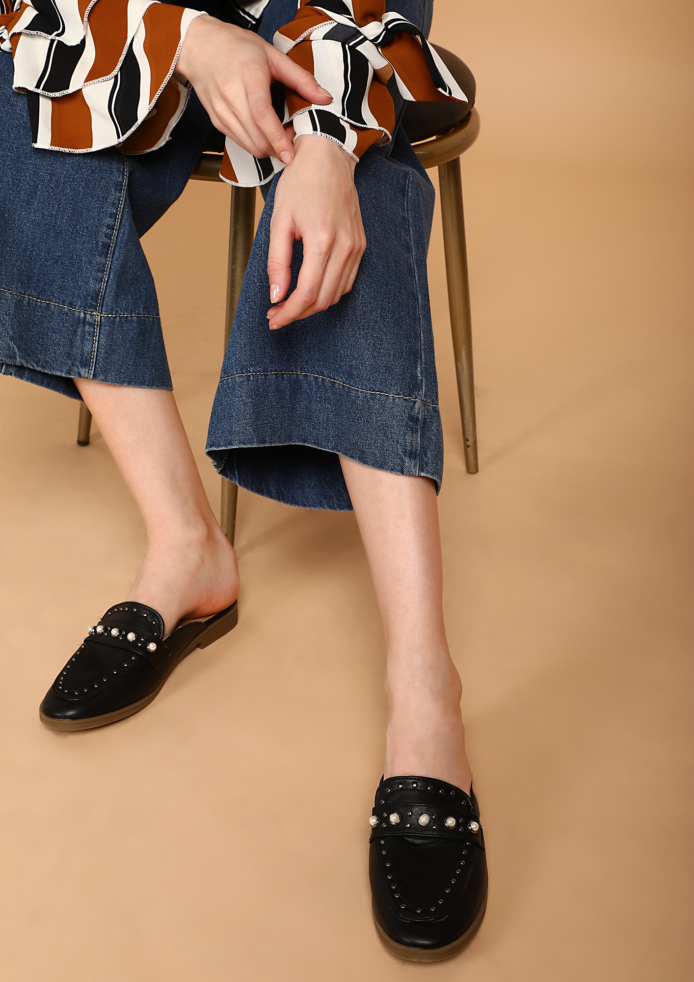 KILLING IT WITH STYLE BLACK MULE LOAFERS