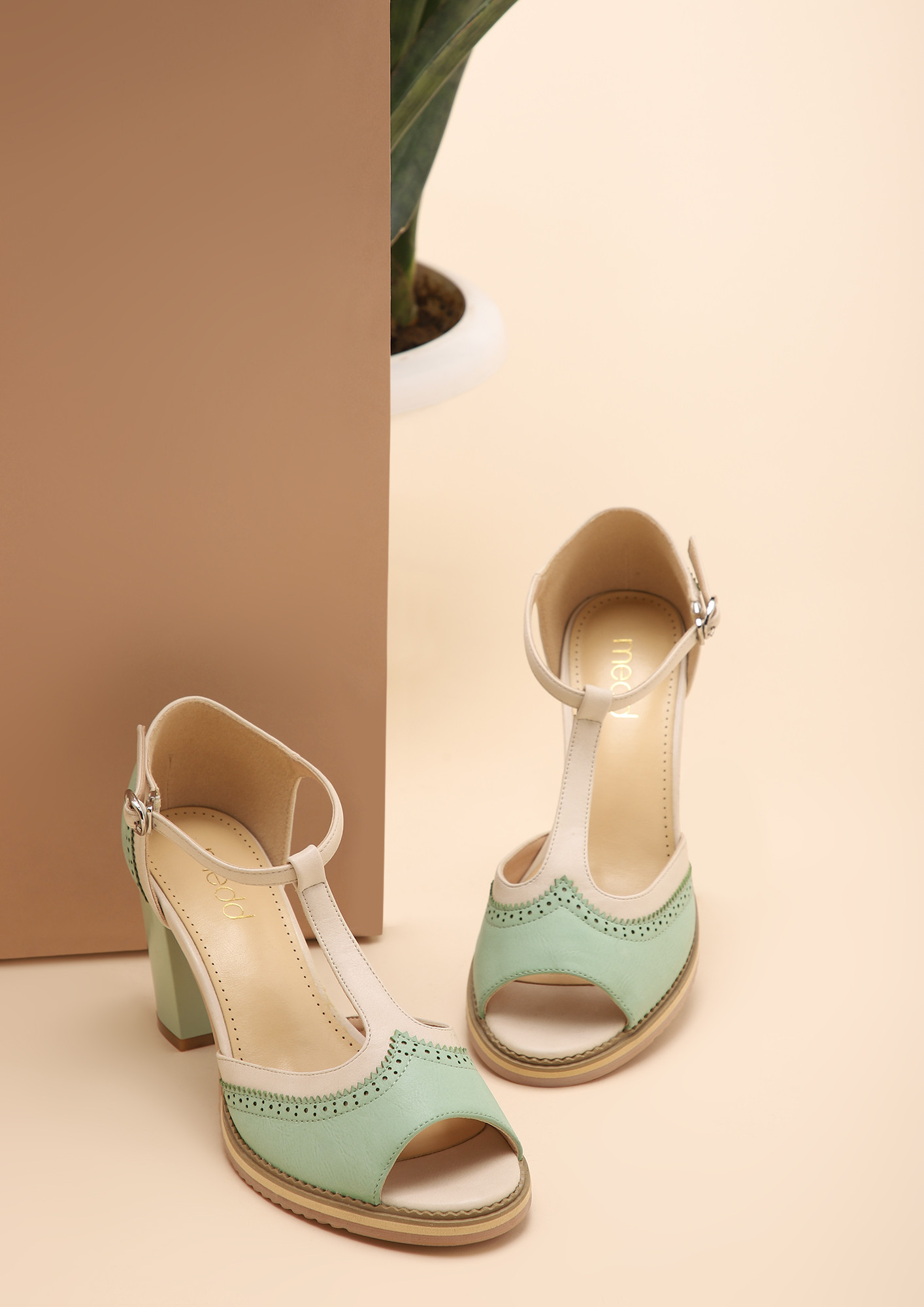 WEAR ME ALL DAY GREEN HEELED SANDALS