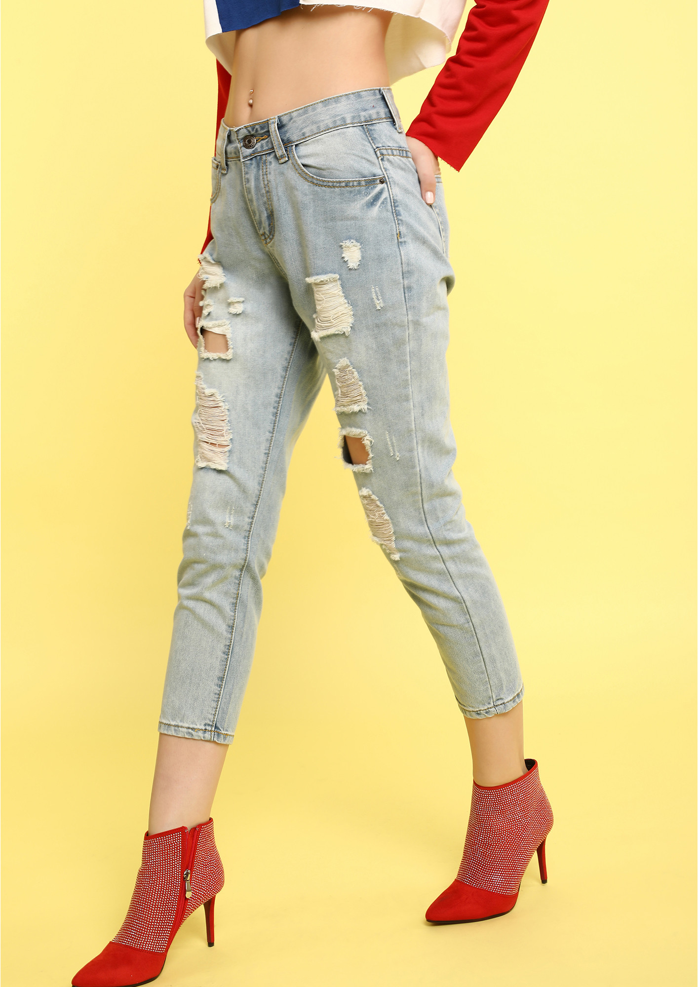 ALWAYS TRIPPING LIGHT BLUE CROPPED JEANS