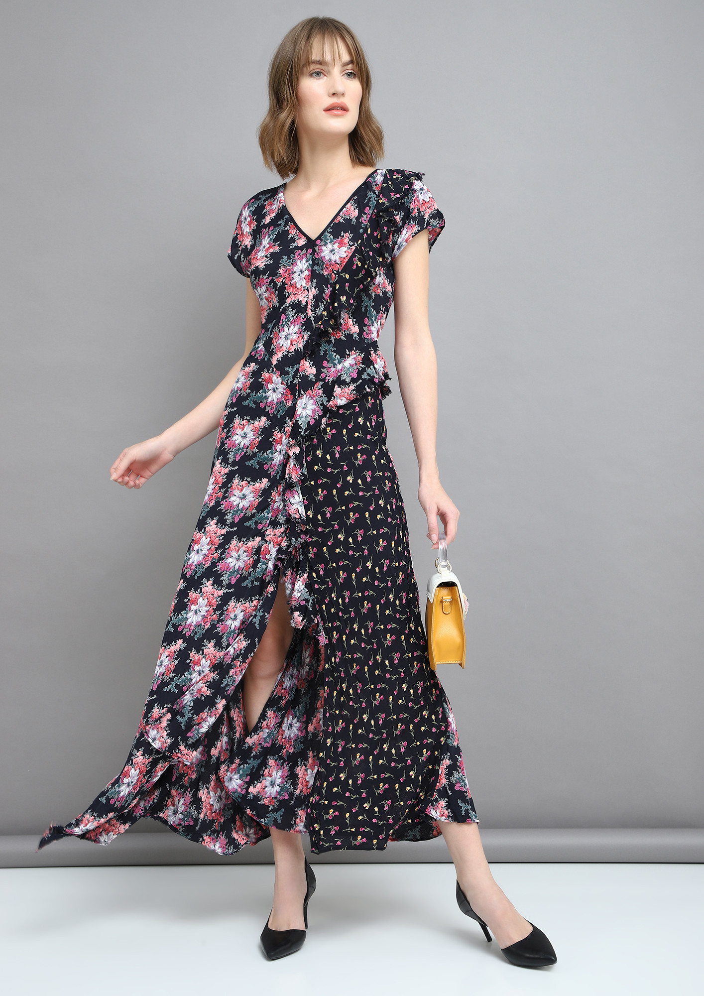 GROOVE WITH RUFFLES BLACK MAXI DRESS