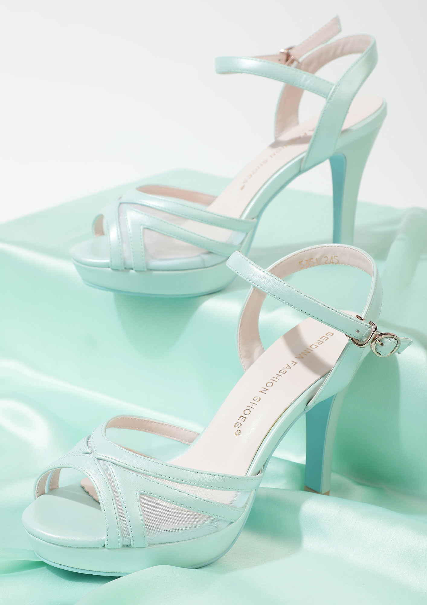 CRAVING A CANDYFLOSS BLUE PEEP TOES