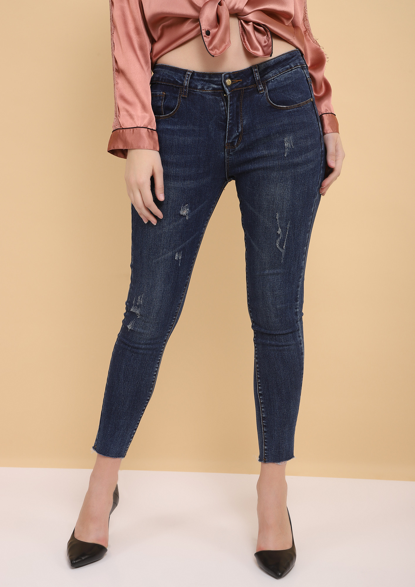 THE KEY CUT BLUE CROPPED JEANS