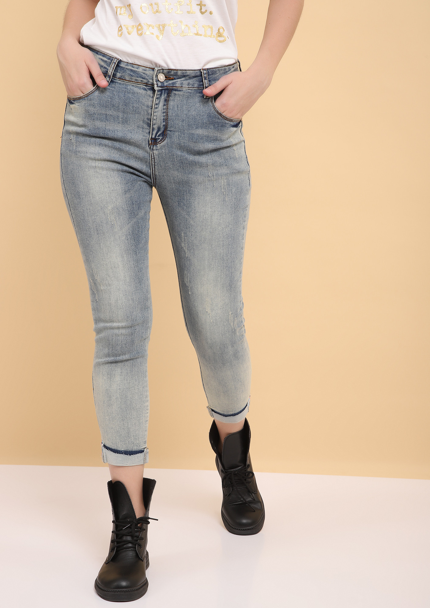 COOL WITH EVERYTHING BLUE CROPPED JEANS