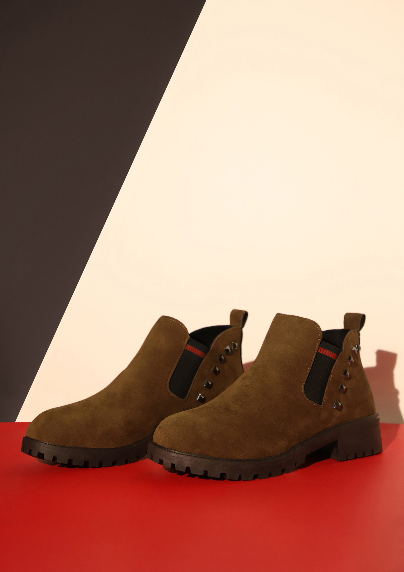 CLASSIC WITH A TWIST BROWN CHELSEA BOOTS