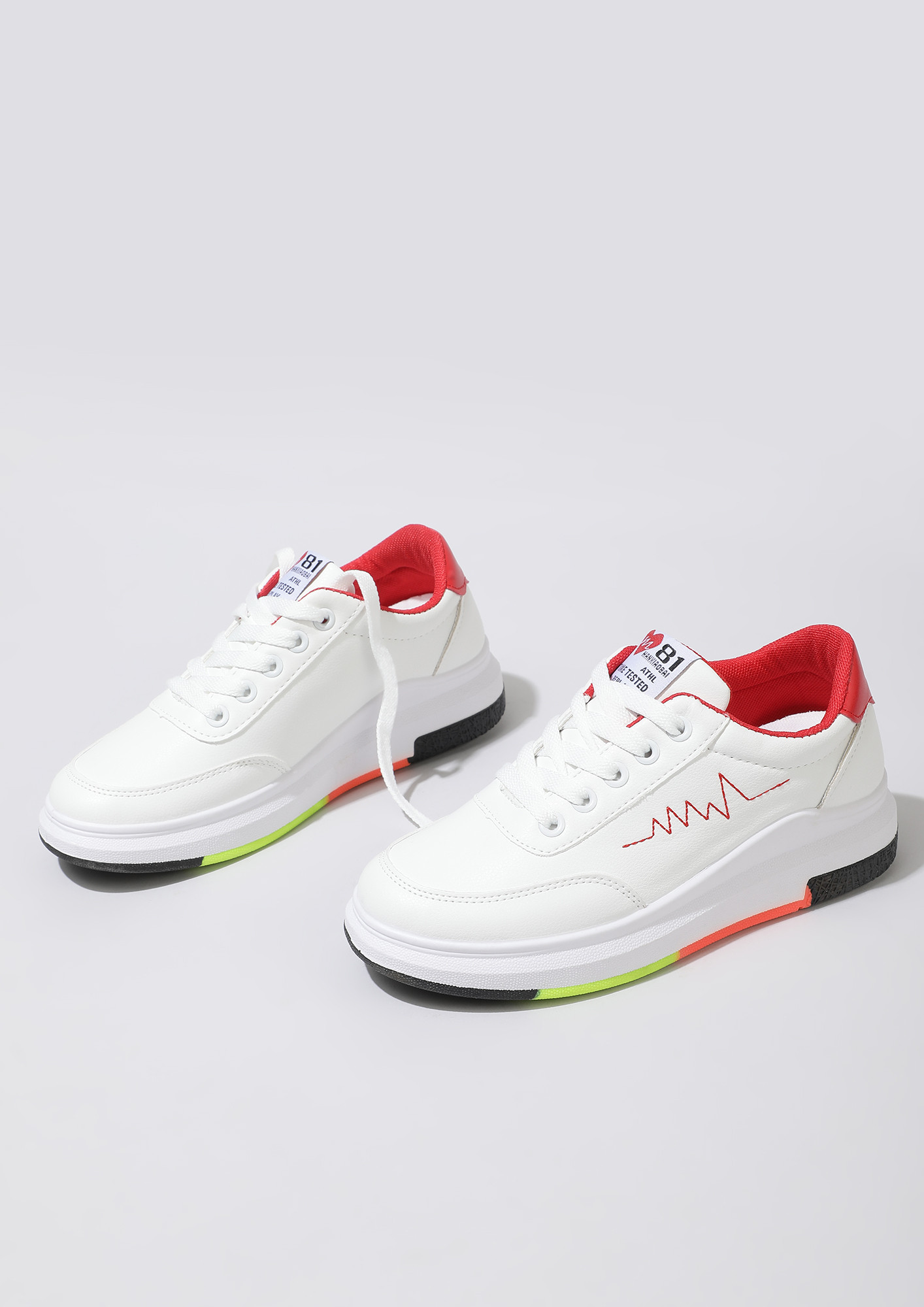 SNEAKERHEAD MUST HAVE WHITE RED TRAINERS