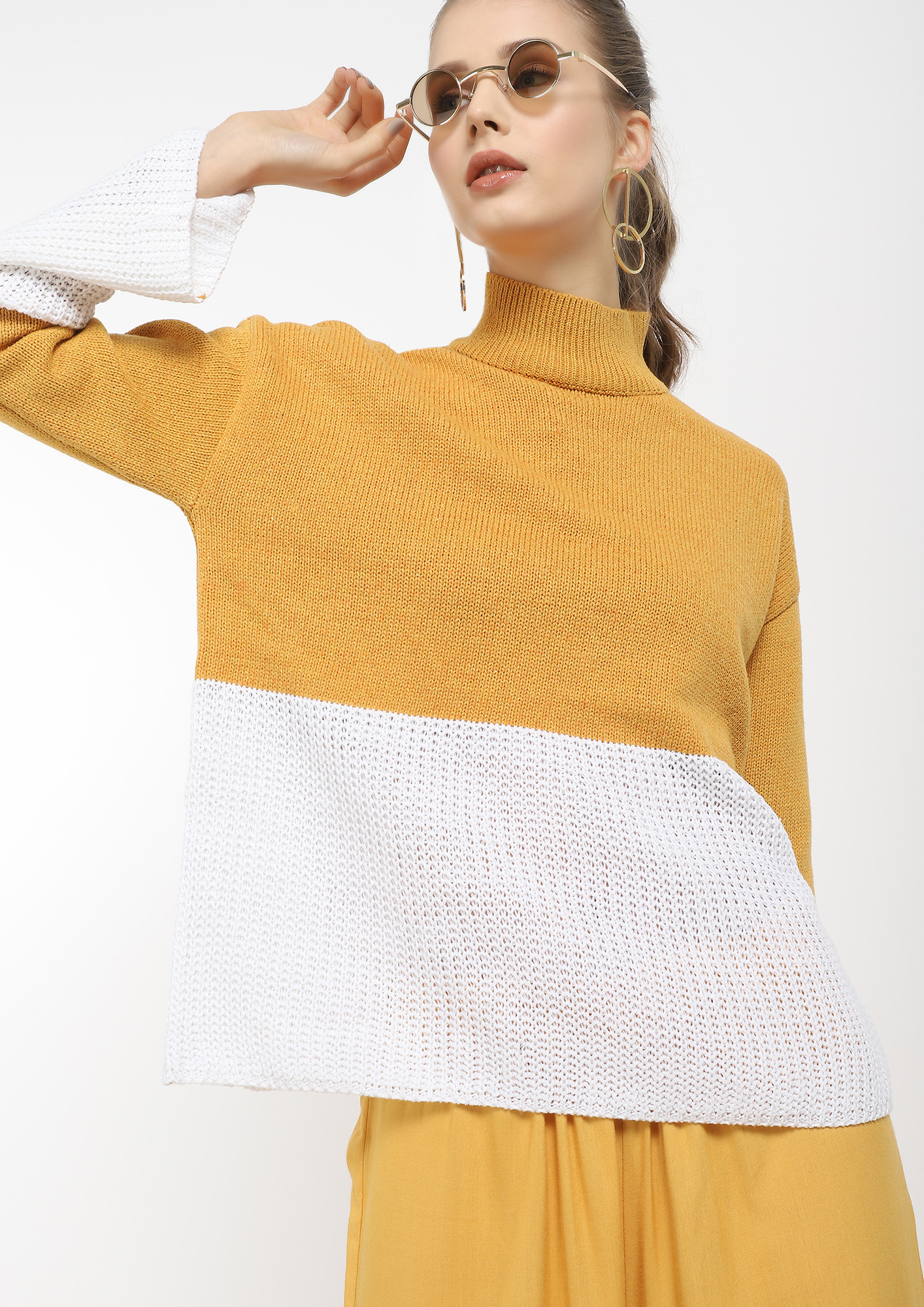 FALL RIGHT IN KNIT YELLOW JUMPER