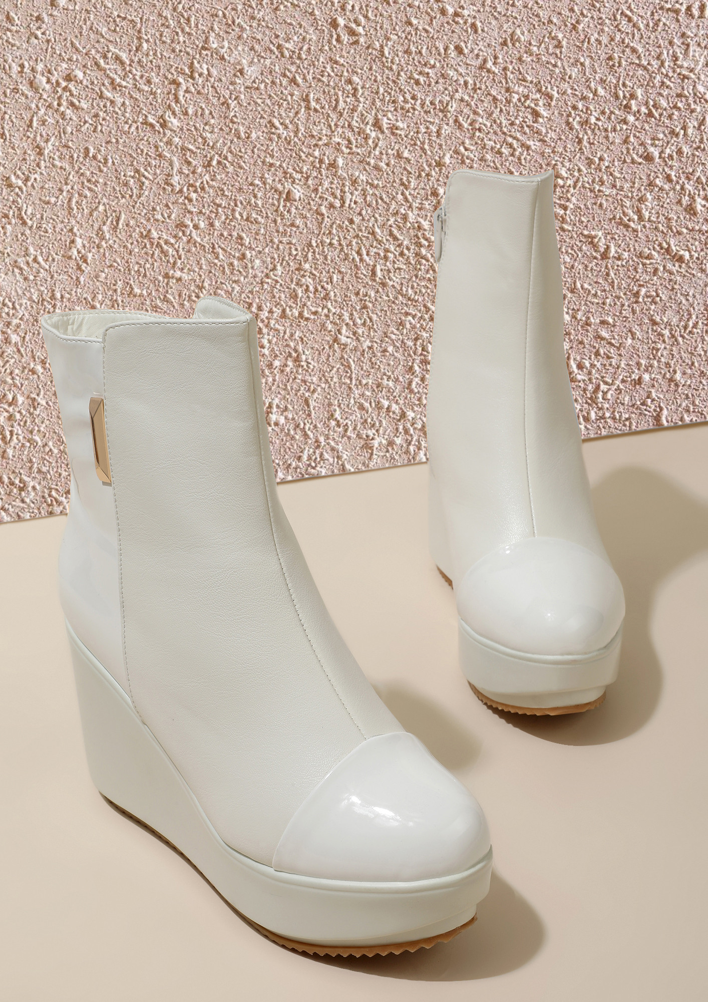 SNOWFALL FEELS WHITE ANKLE BOOTS
