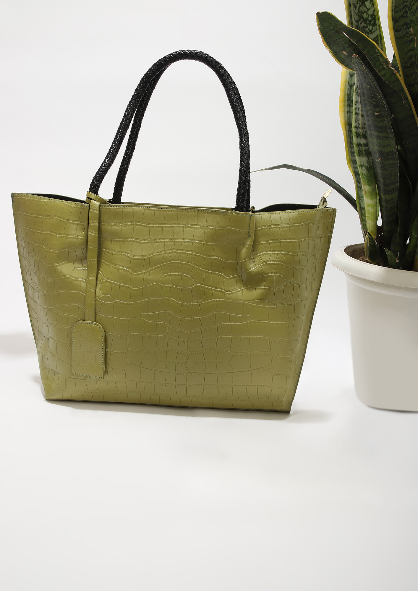 SO PRIM AND POLISHED GREEN TOTE BAG