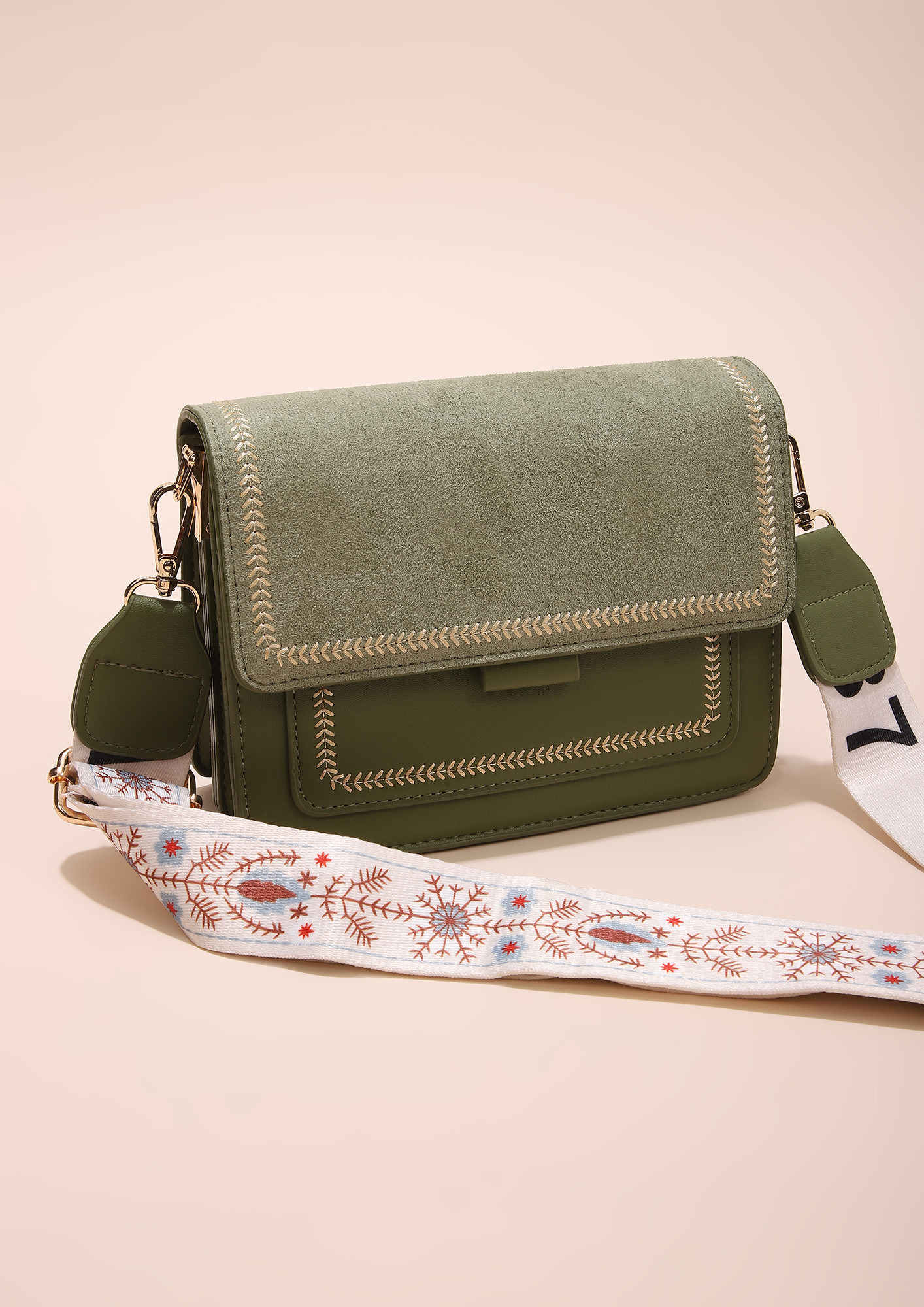 THE CLASSY FUSION GREEN CLUTCH