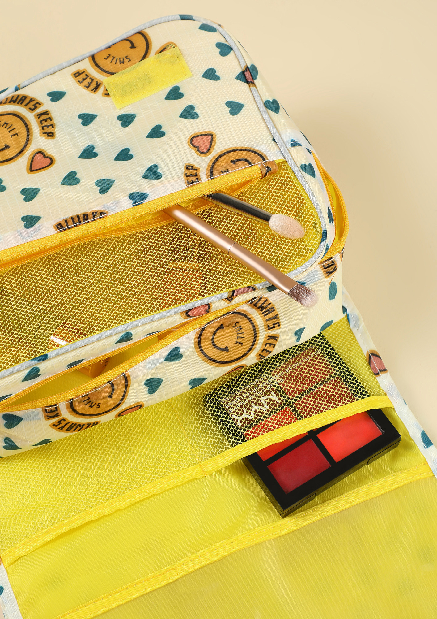 KEEP SMILING YELLOW MAKE-UP POUCH