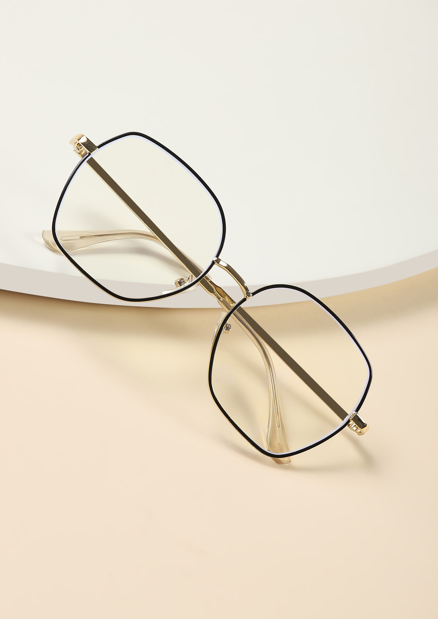 CLEAR AND CALM BLACK AND GOLDEN  SQUARE SUNGLASSES