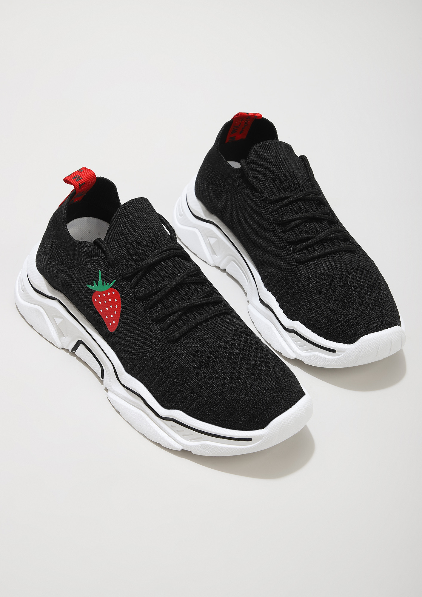 STRAWBERRY ON TOP BLACK TRAINERS