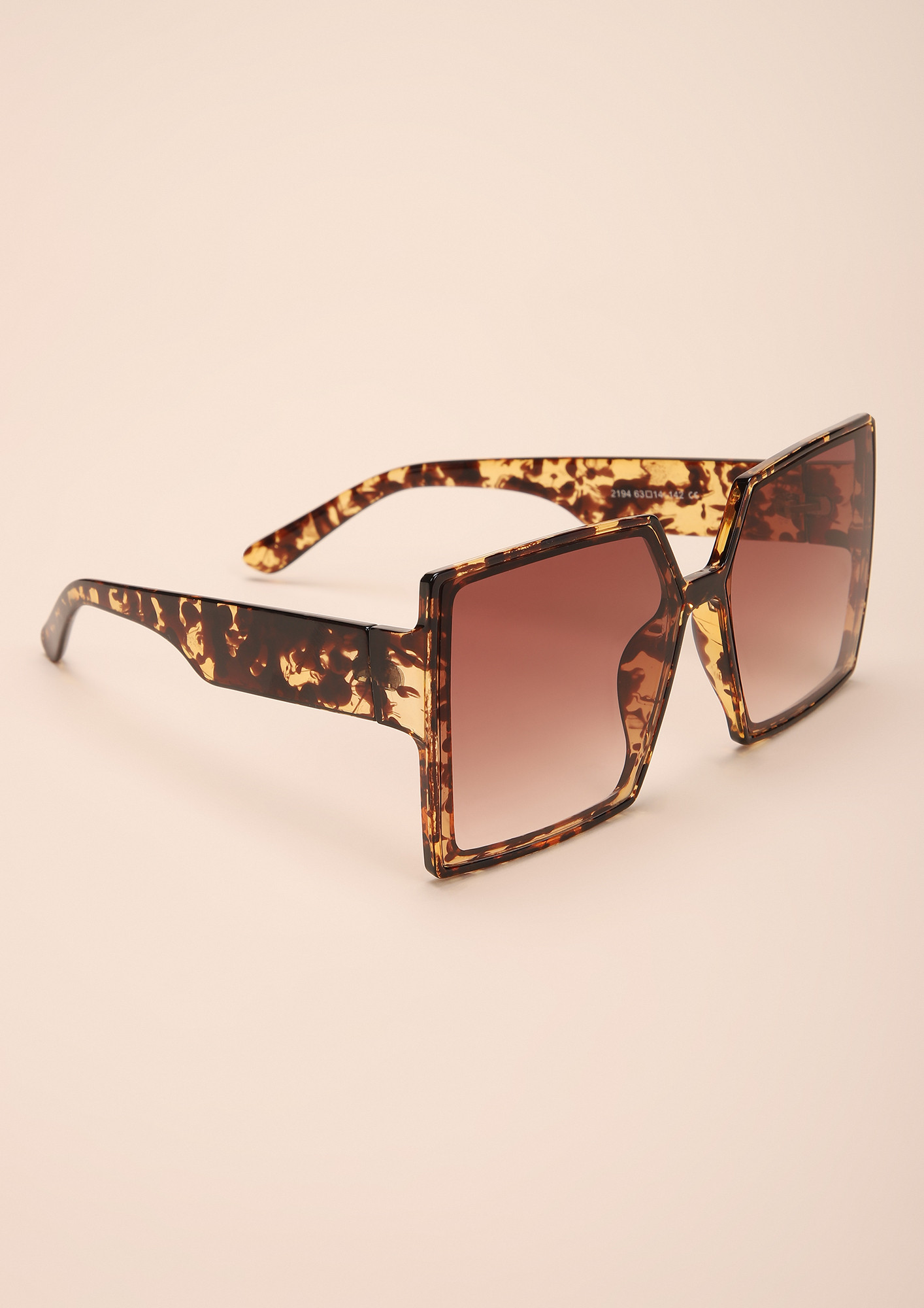 OVER-SIZED IT ALL AMBER SQUARE FRAME SUNGLASSES