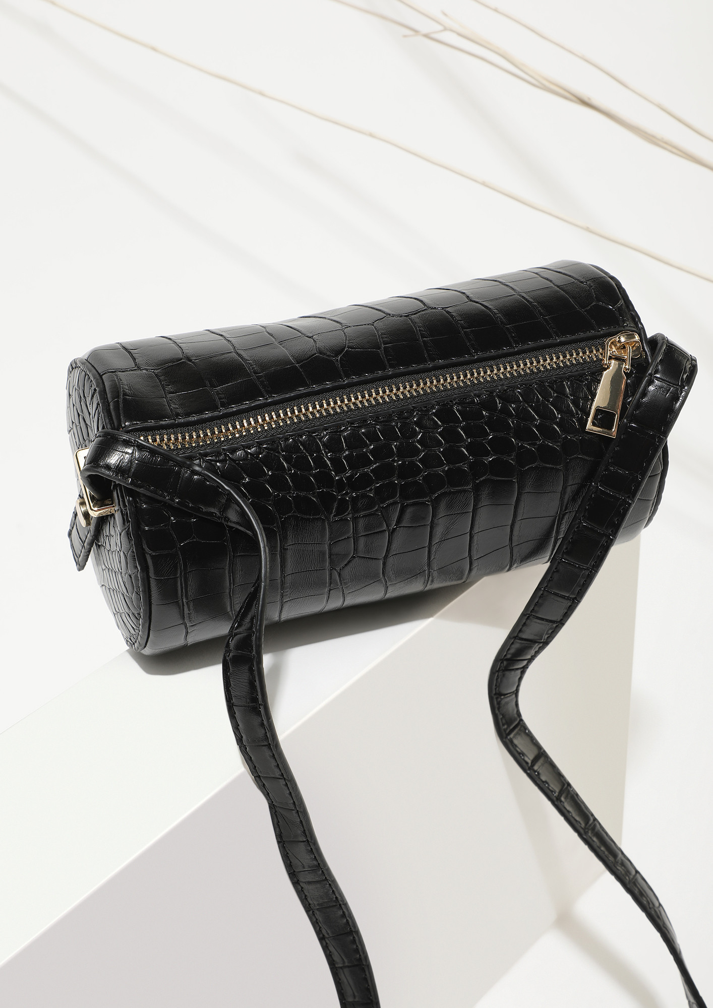 TIME TO CROC IT UP BLACK BUCKET BAG