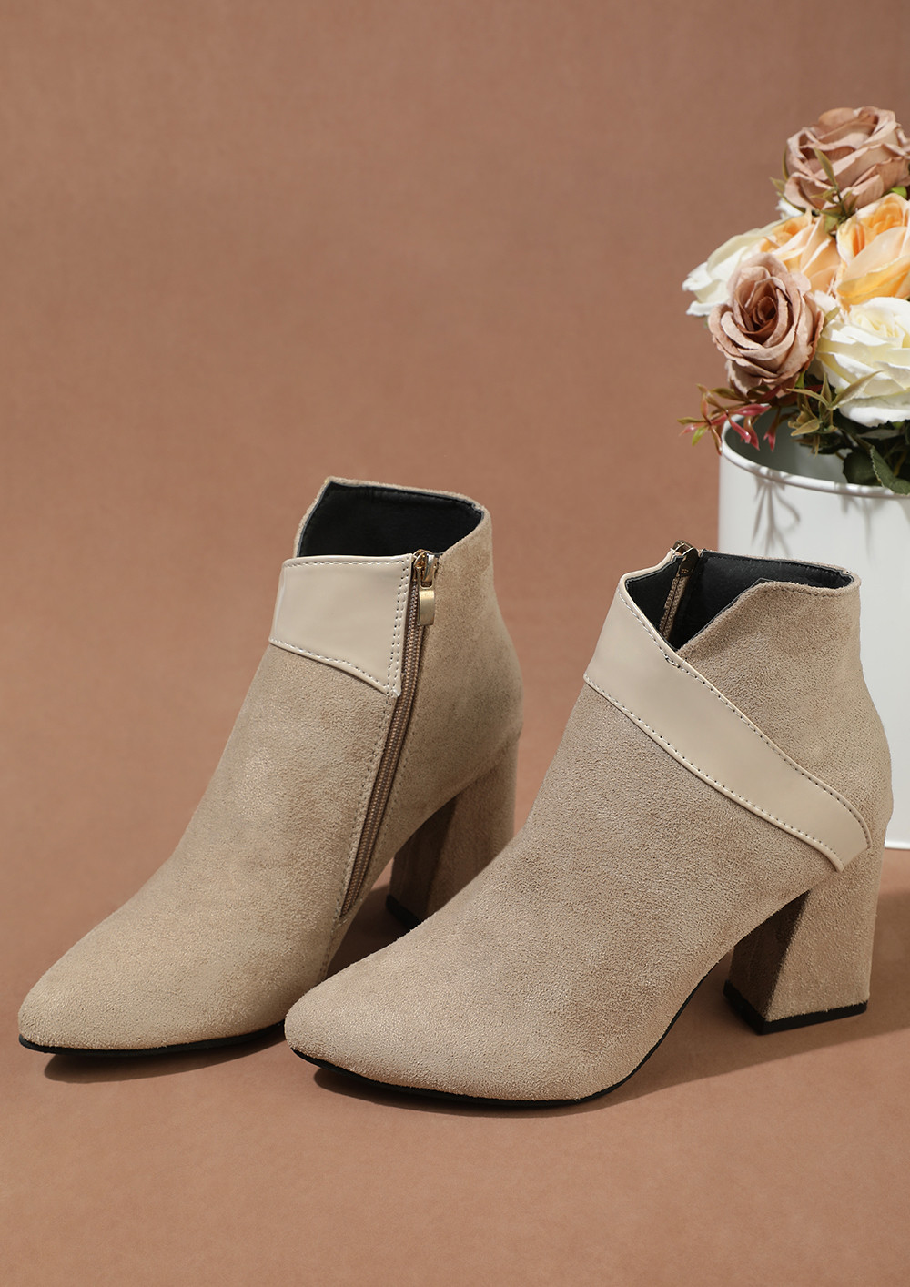 PRETTY NEUTRAL BEIGE ANKLE BOOTS