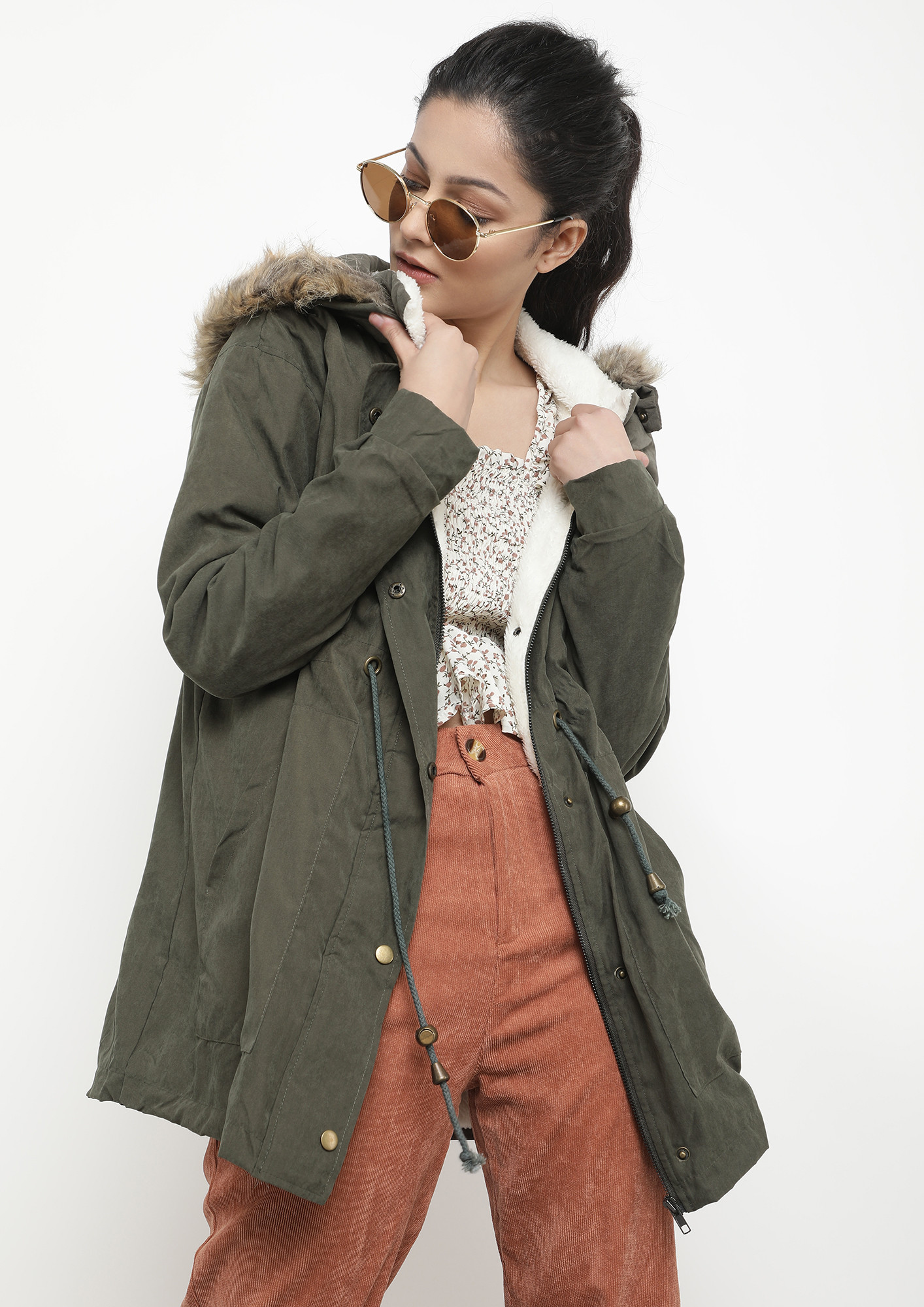 CHILLING AND HOW KHAKI GREEN PARKA