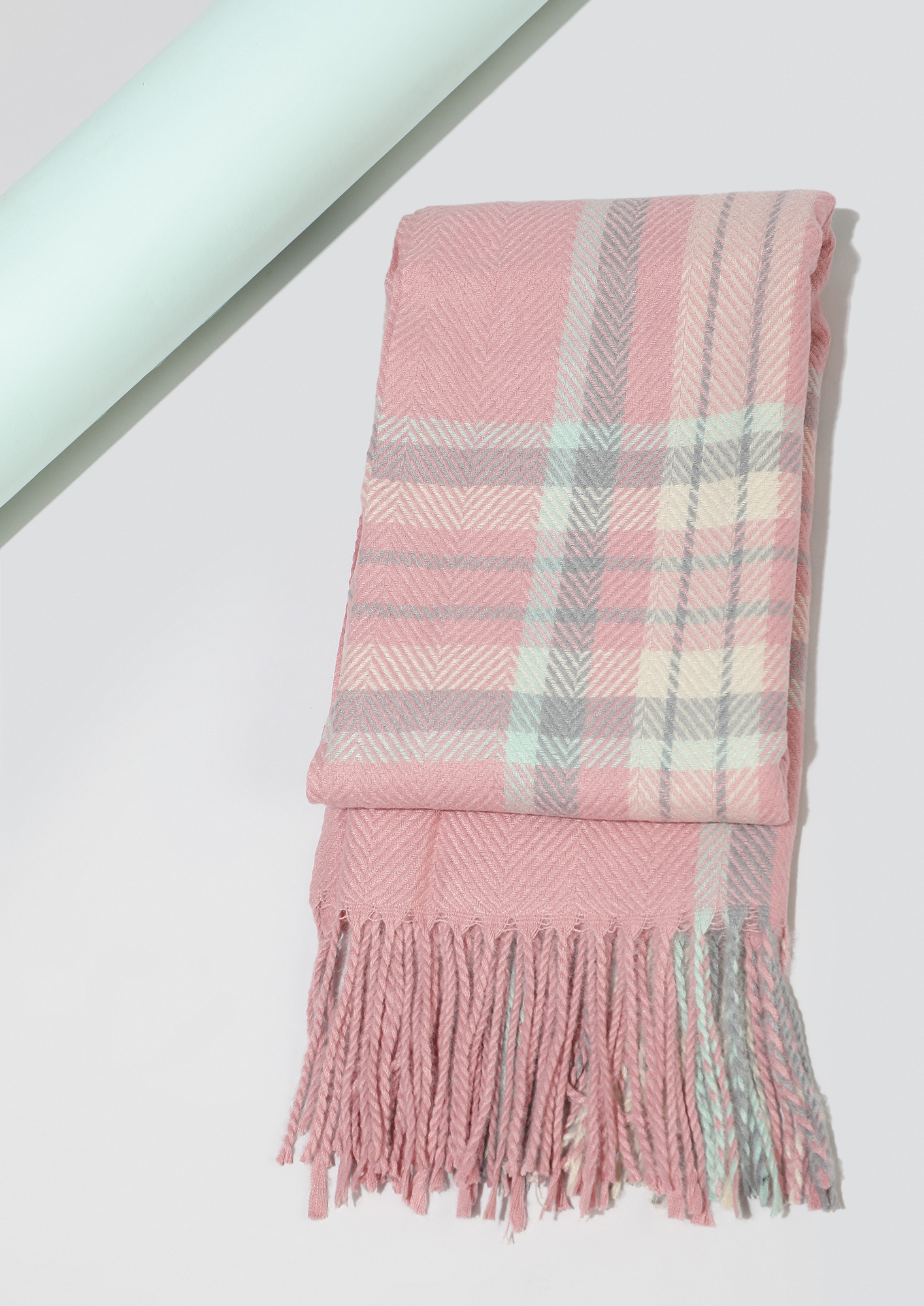 NO MORE COLD FEELING PINK BLANKET SCARF