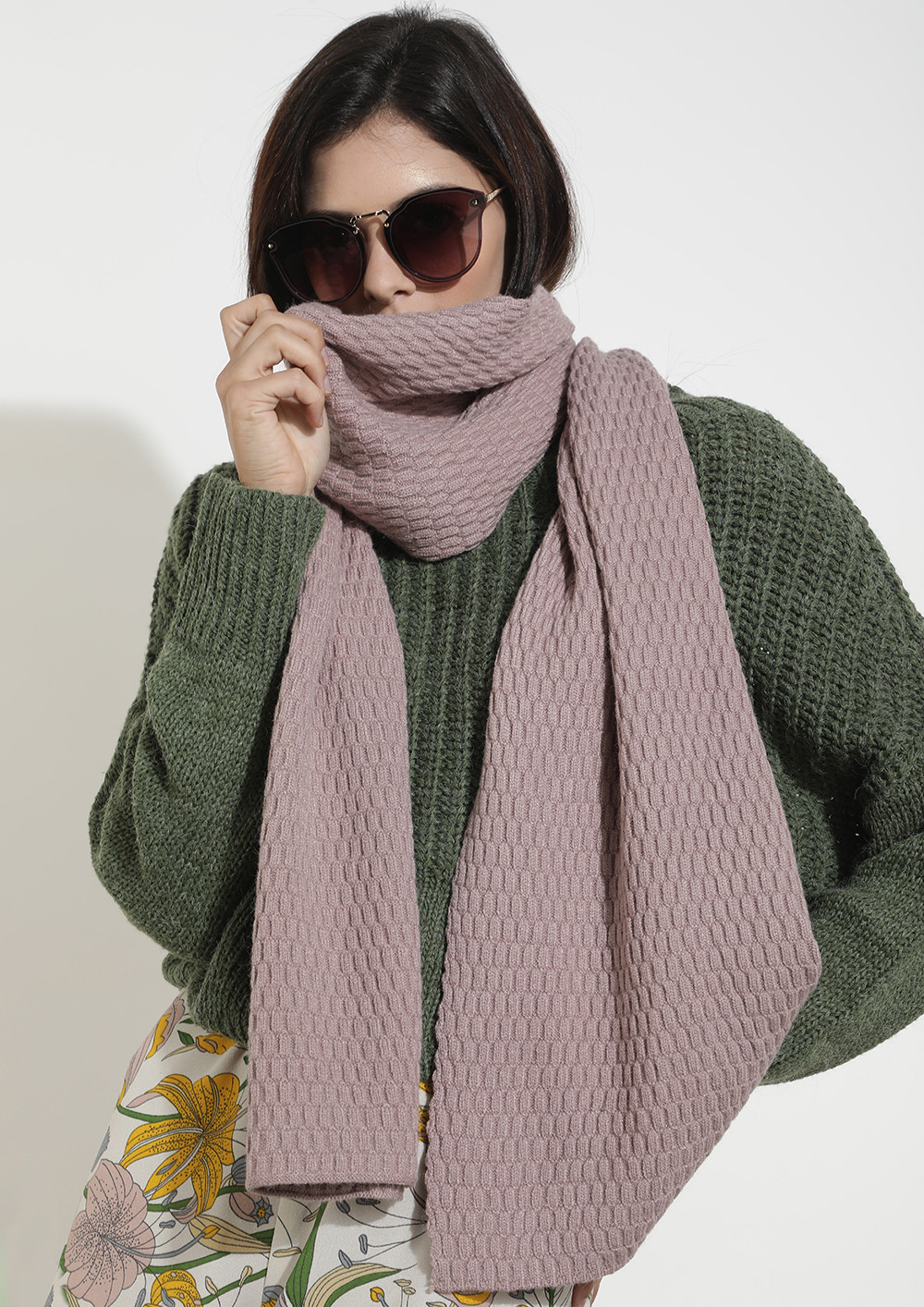 COSY AND DRESSY LIGHT PURPLE SCARF 
