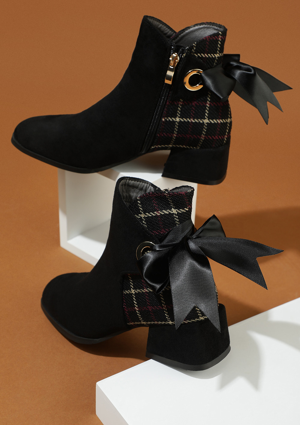 PLAID PERFECT BLACK ANKLE BOOTS 