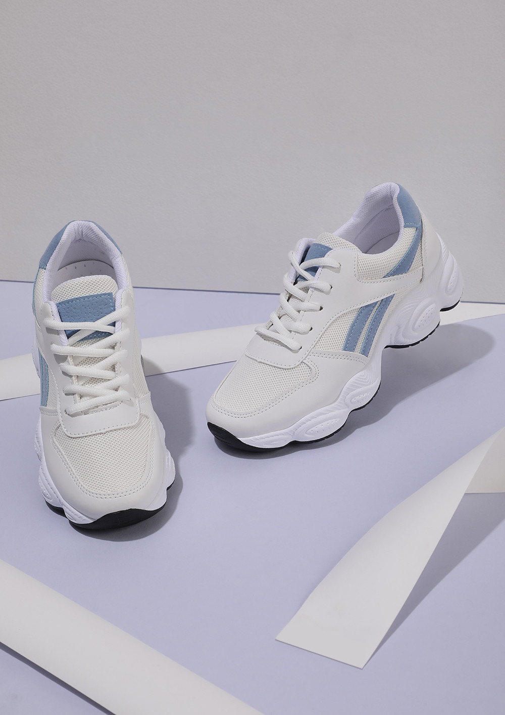 ADD SOME CHUNK WHITE BLUE TAPING TRAINERS